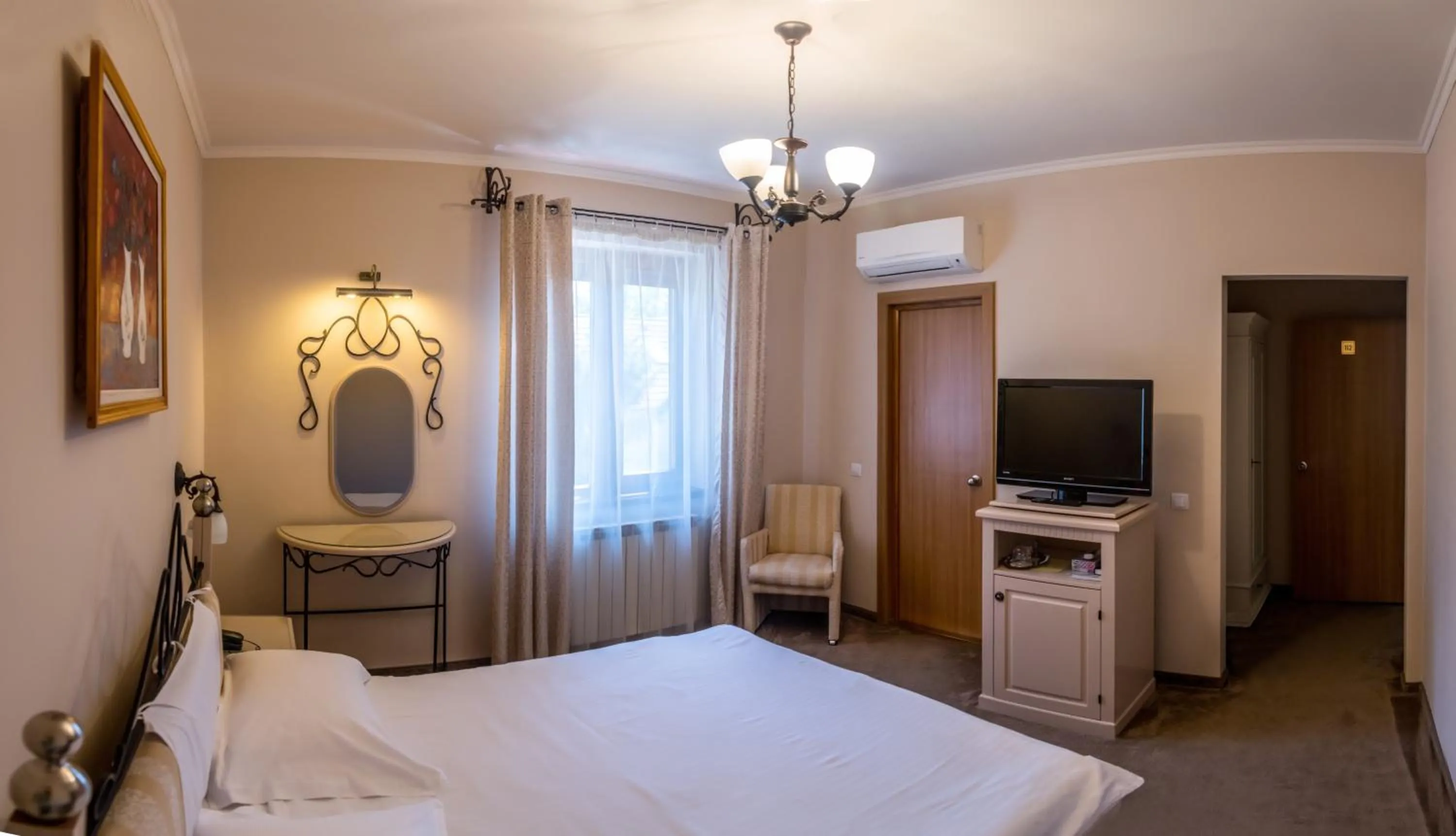 Bed in The Elite - Oradea's Legendary Hotel