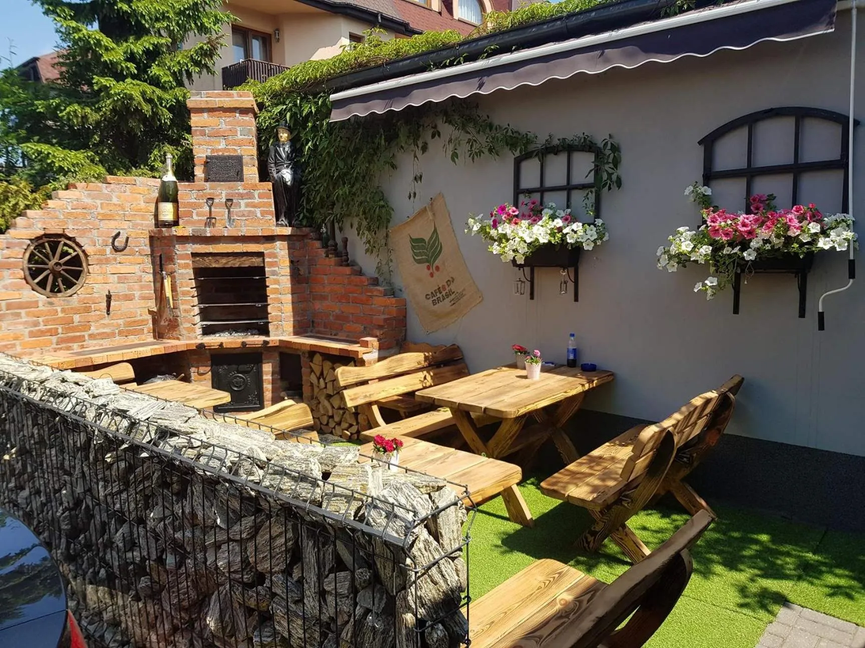 BBQ facilities in Villa Prusa - pensjonat Mielno