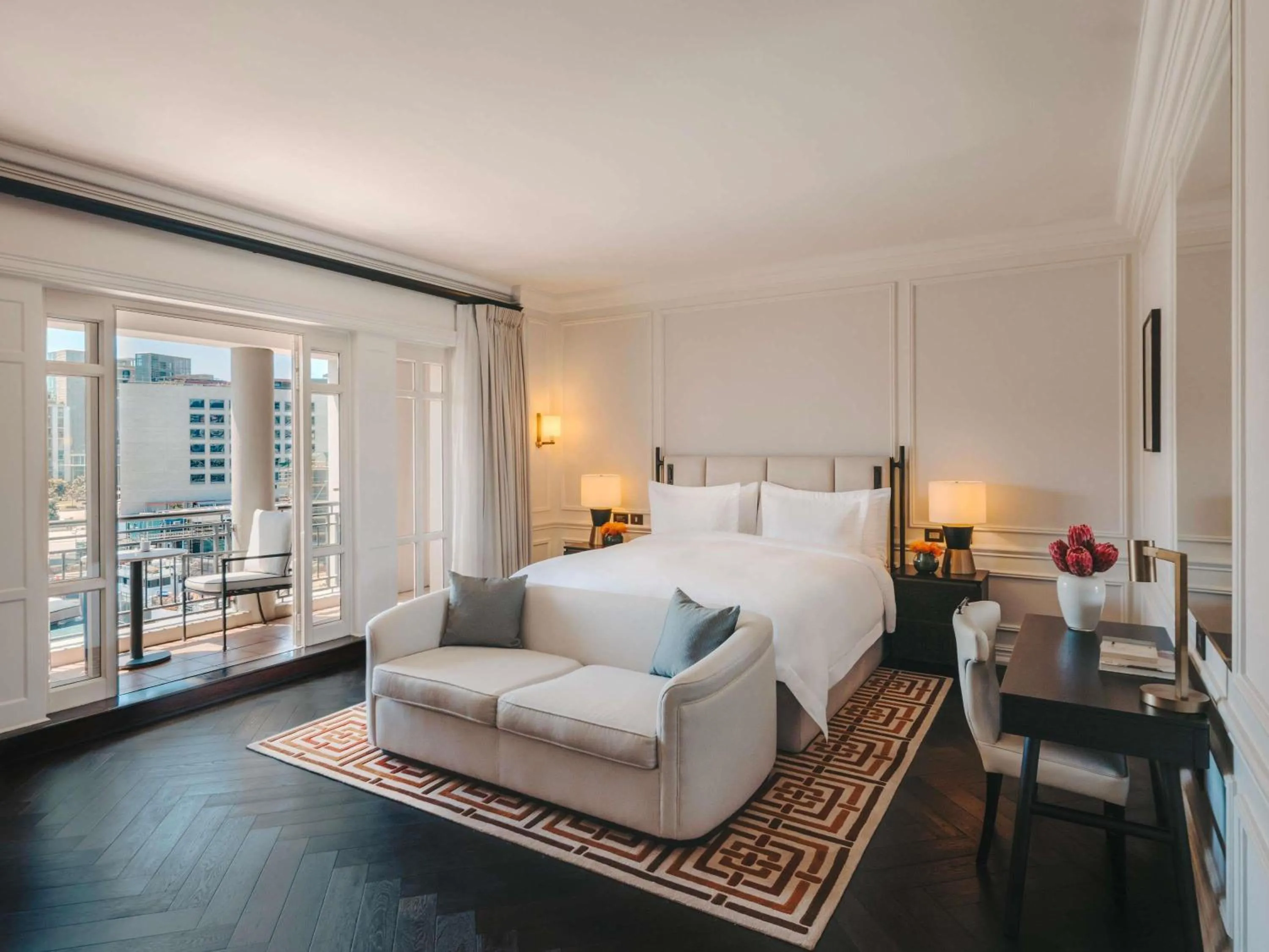 Bedroom, Bed in Cape Grace, A Fairmont Managed Hotel