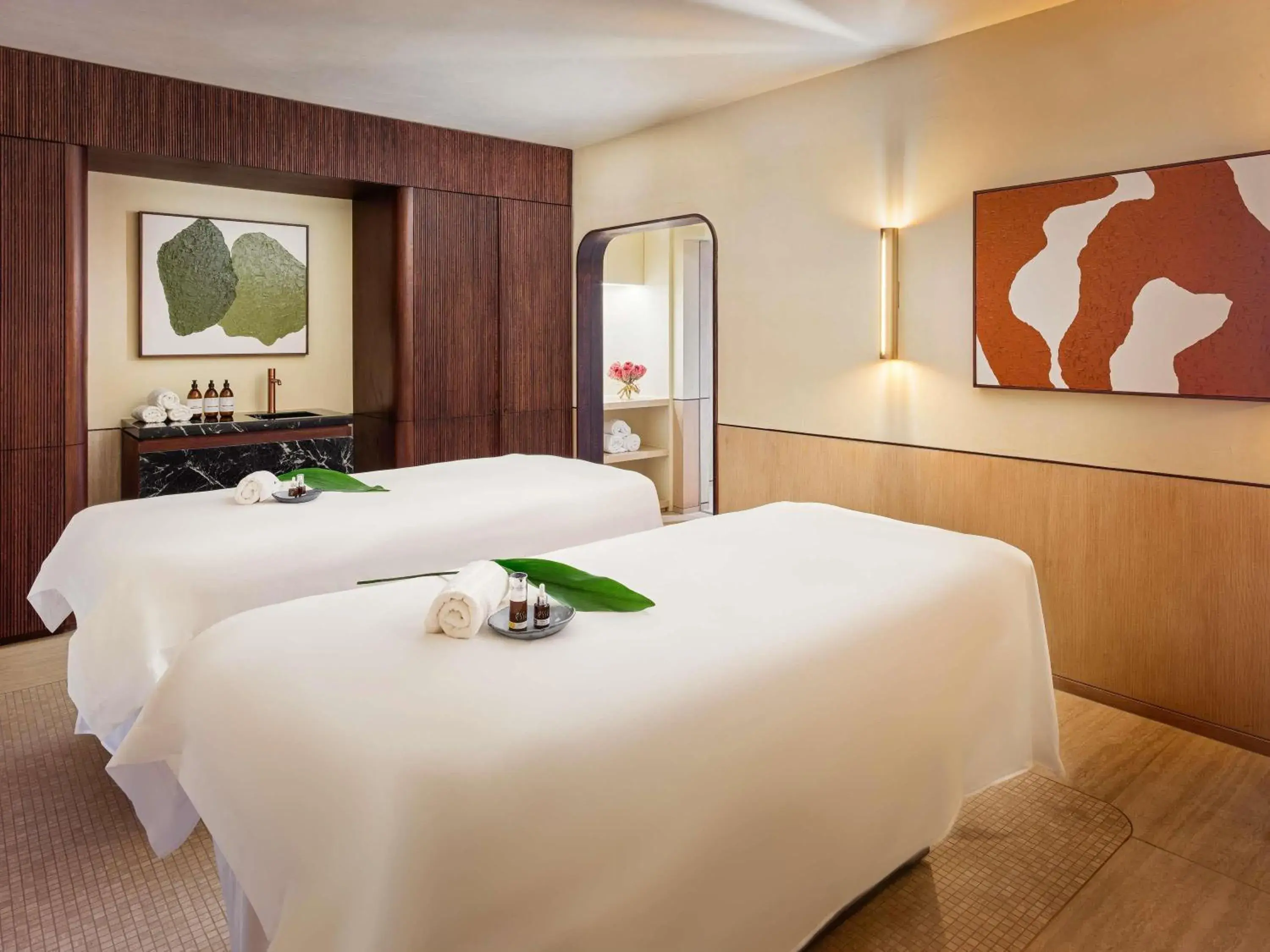 Spa and wellness centre/facilities, Bed in Cape Grace, A Fairmont Managed Hotel Spa and wellness centre/facilities, Bed in Cape Grace, A Fairmont Managed Hotel