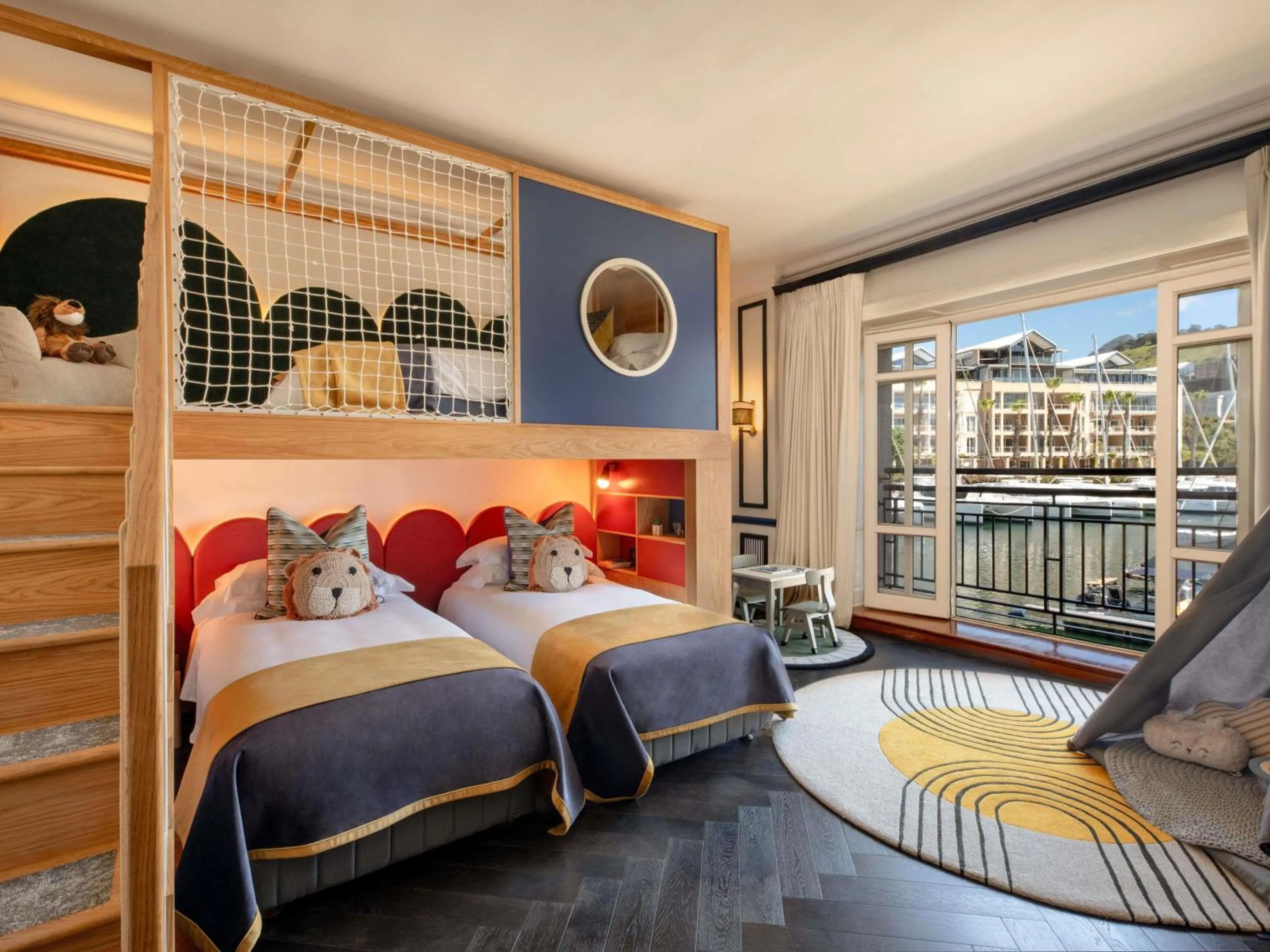 Bedroom, Bed in Cape Grace, A Fairmont Managed Hotel