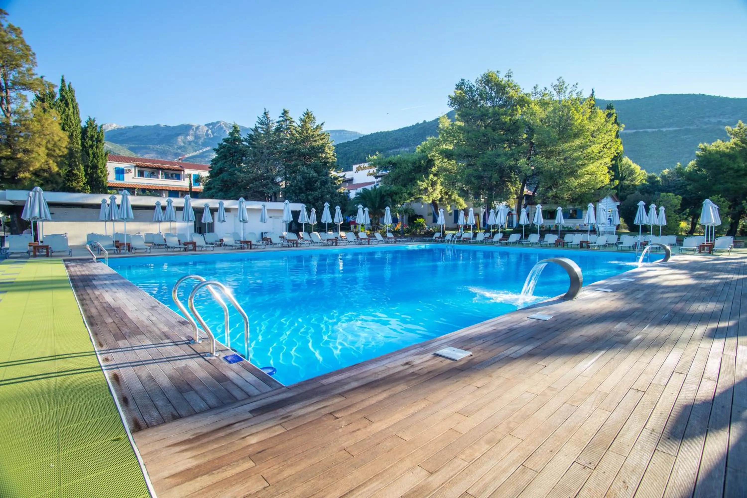 Swimming pool in Hotel Aleksandar