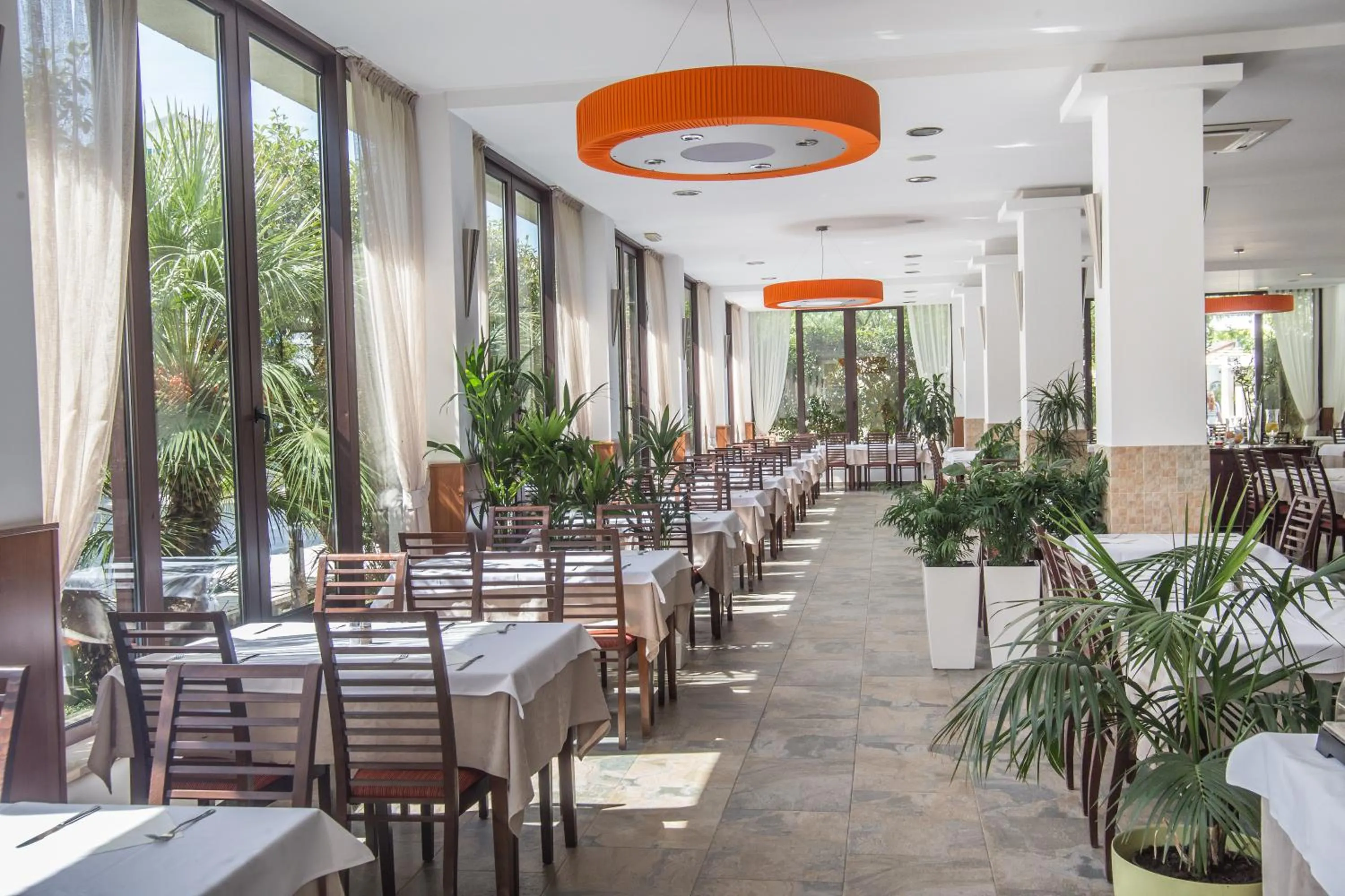 Restaurant/places to eat in Hotel Aleksandar