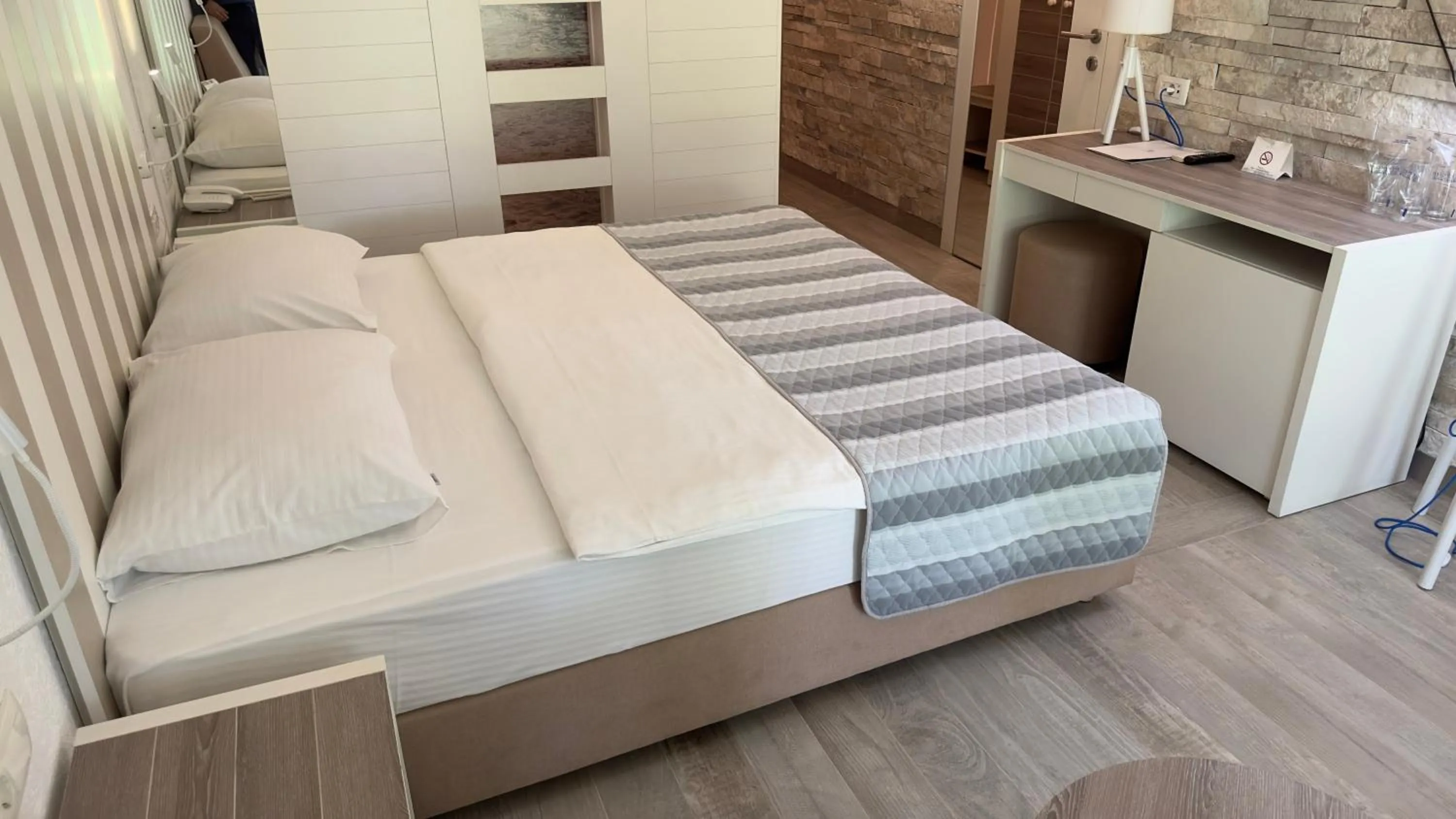 Bedroom, Bed in Hotel Aleksandar