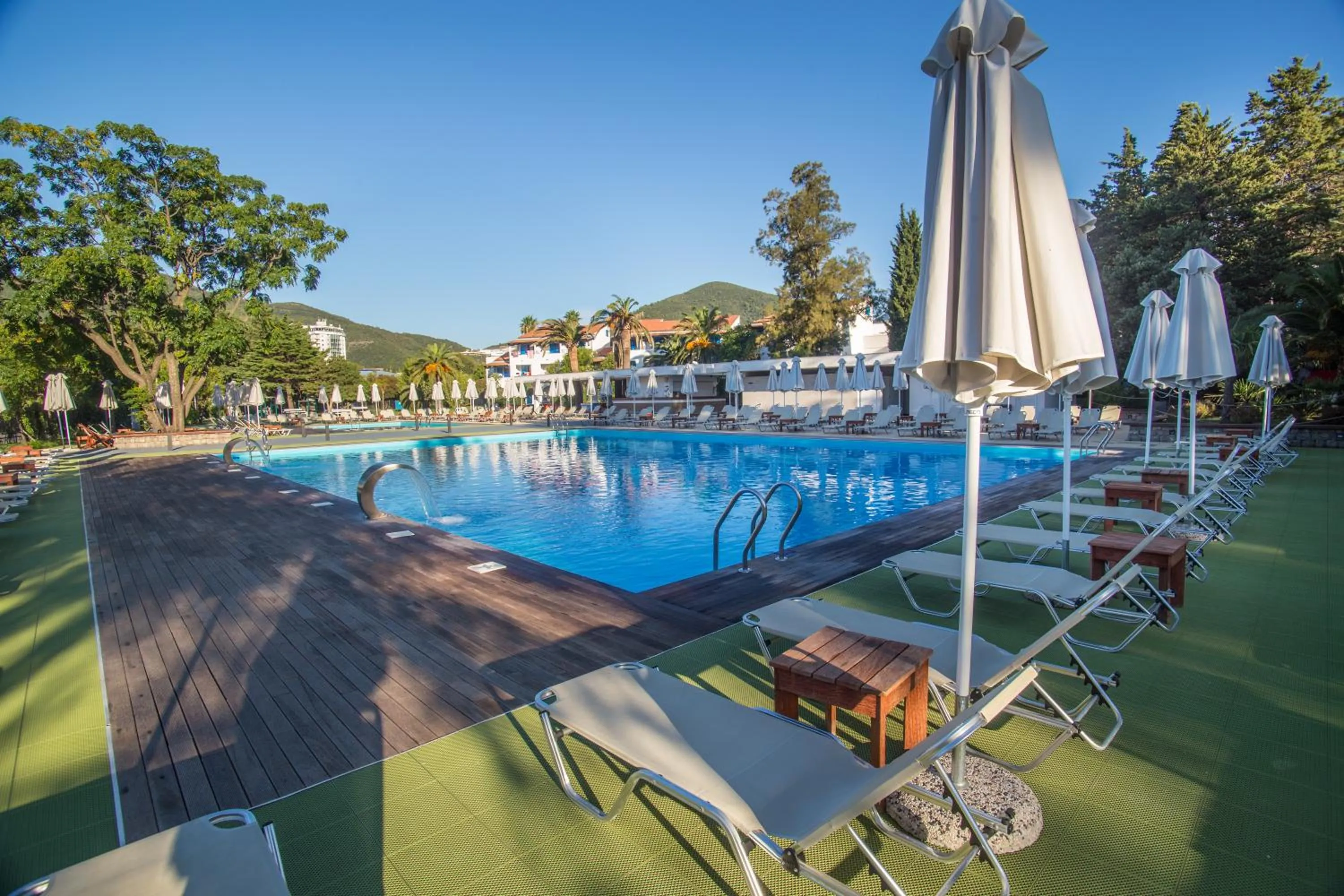 Swimming pool in Hotel Aleksandar