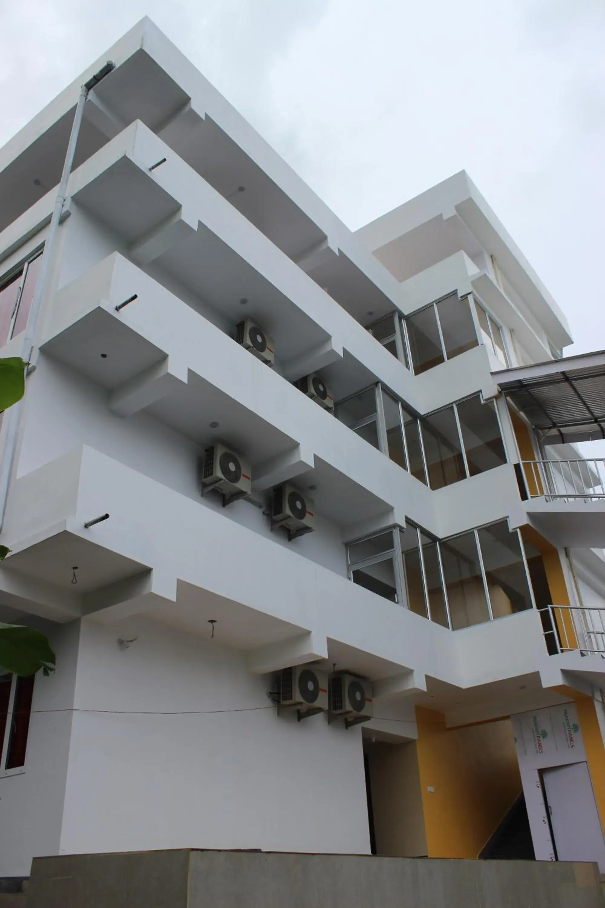 Property building in White Coral Property building in White Coral