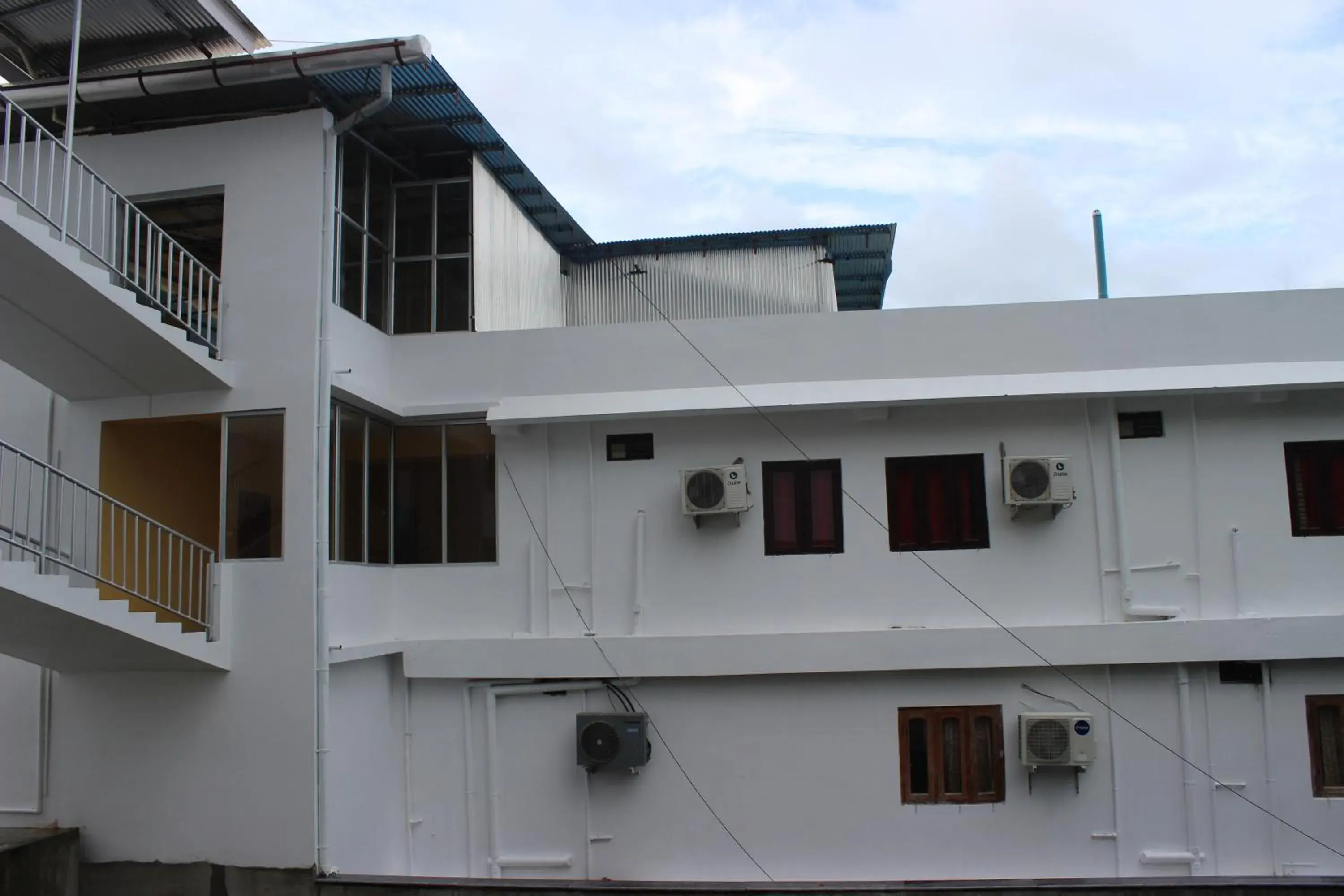 Property building in White Coral Property building in White Coral