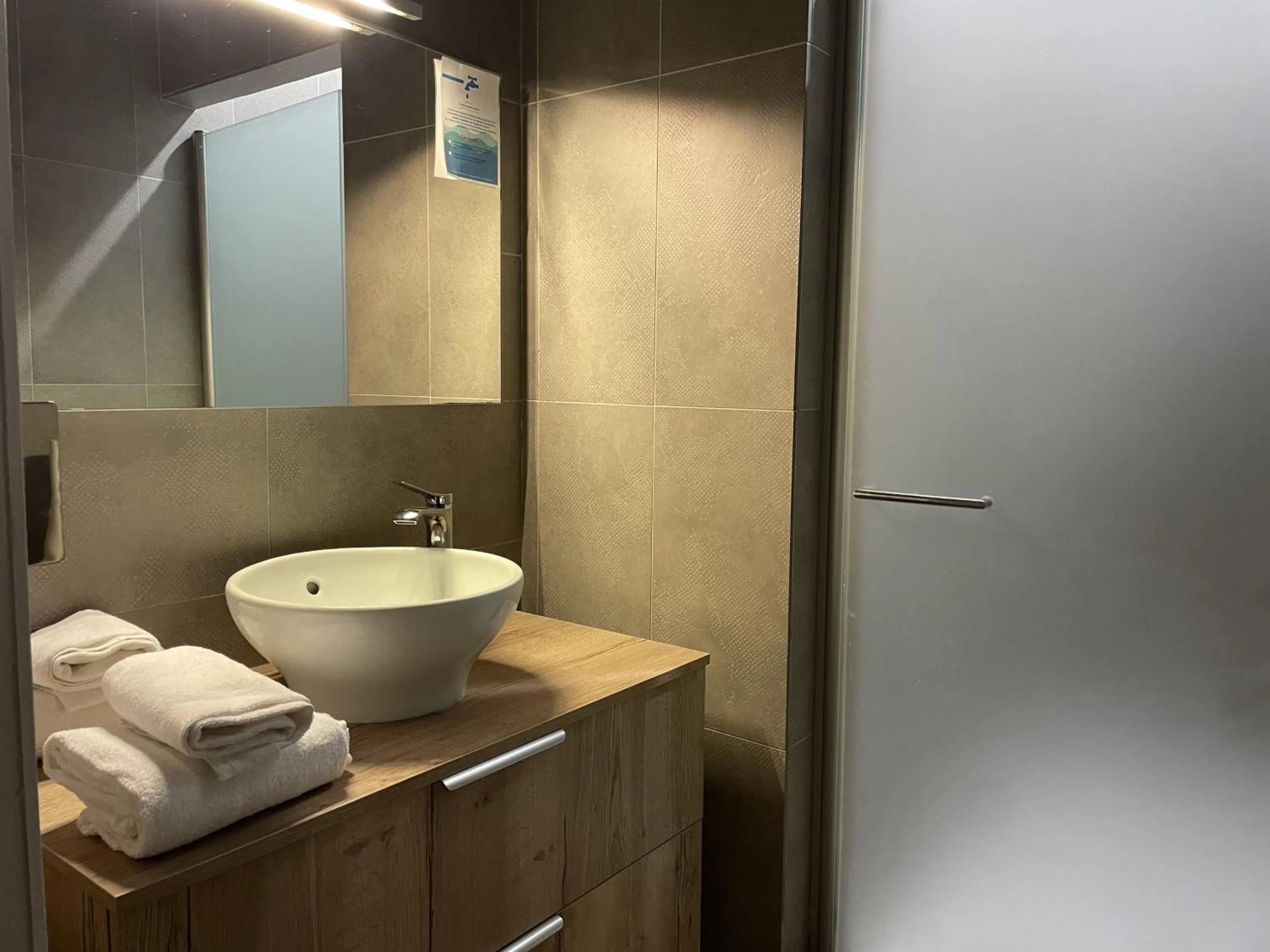 Bathroom in Hôtel De Paris