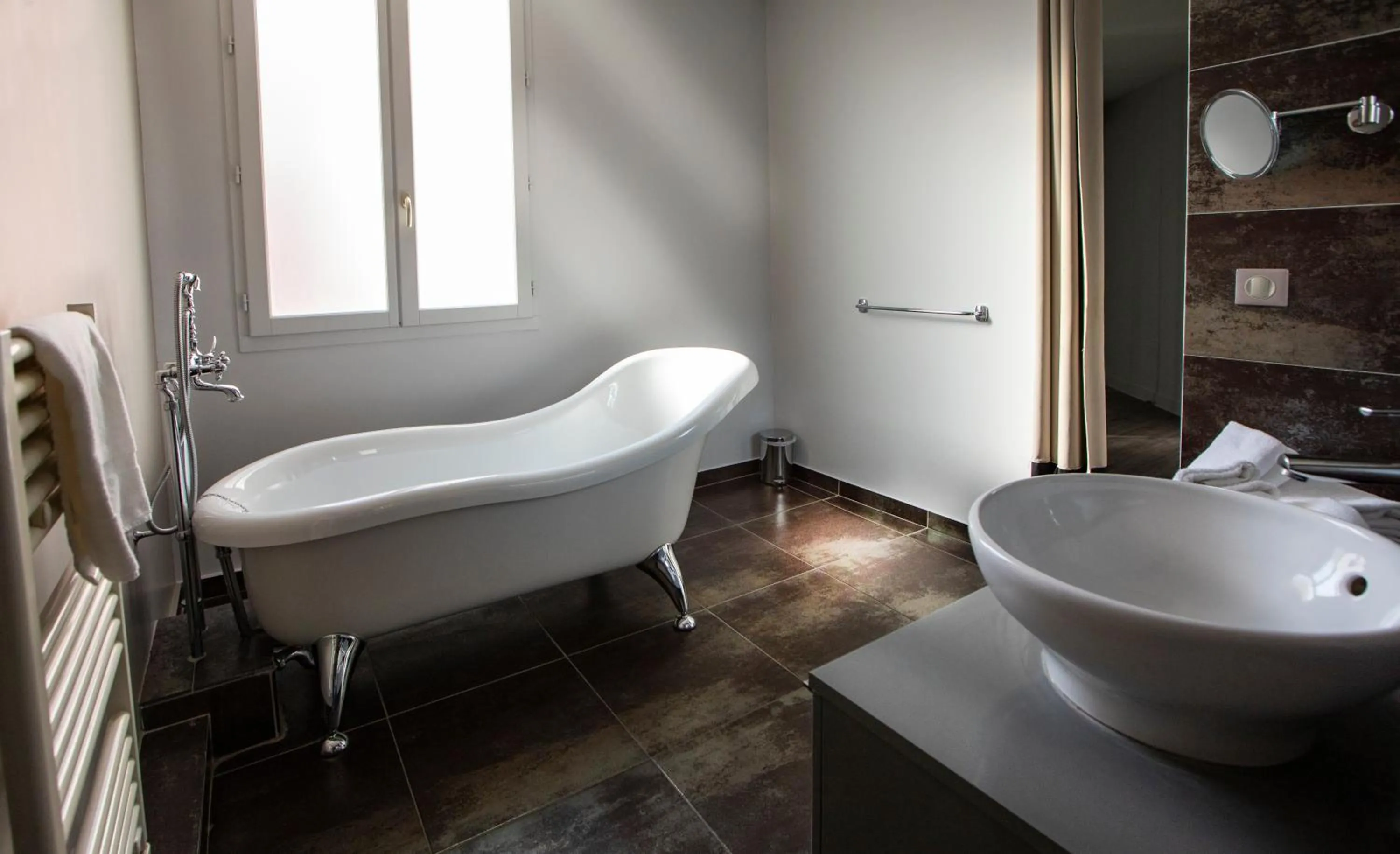 Bathroom in Hôtel De Paris