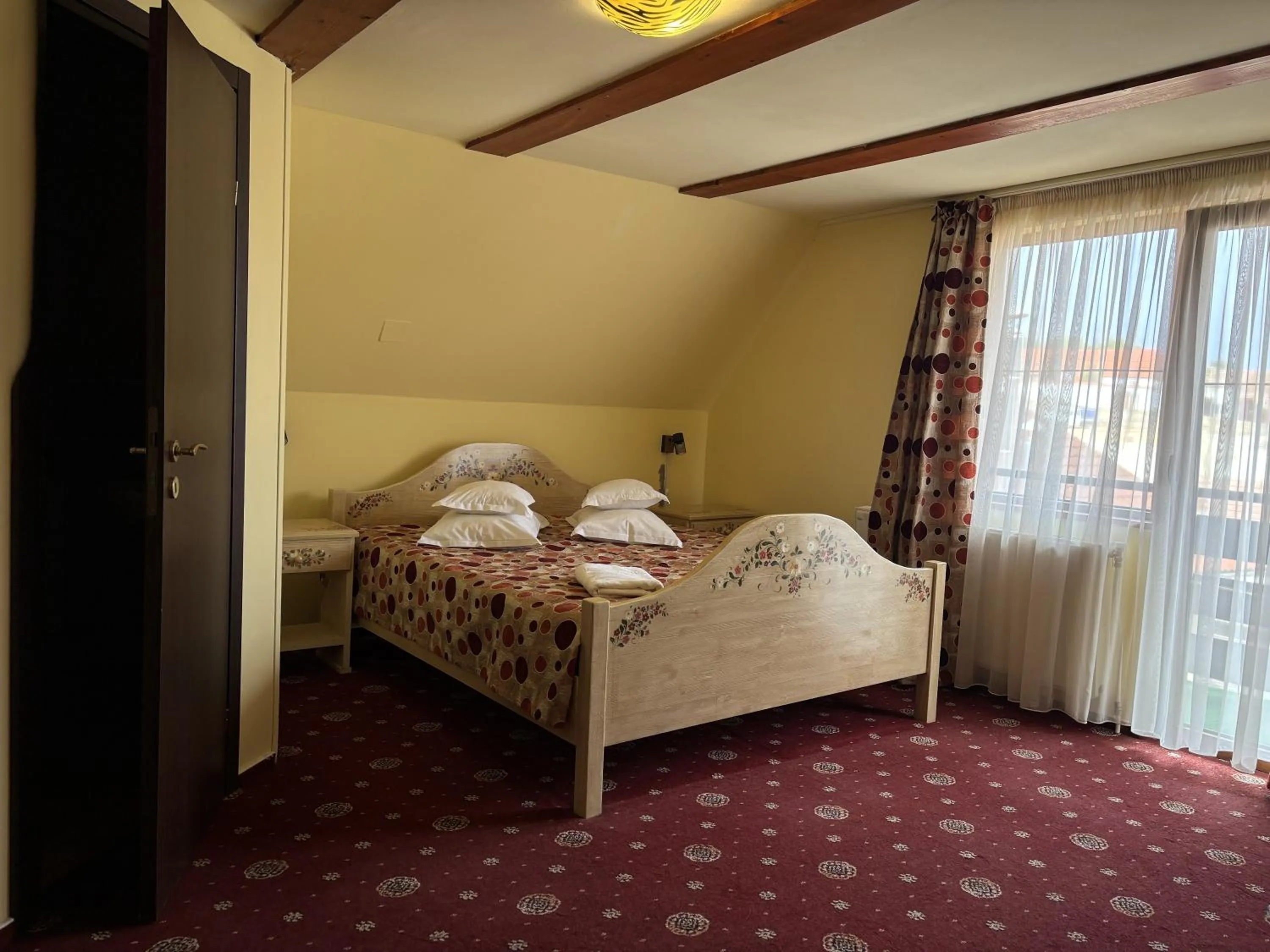 Photo of the whole room, Bed in Casa Bazna