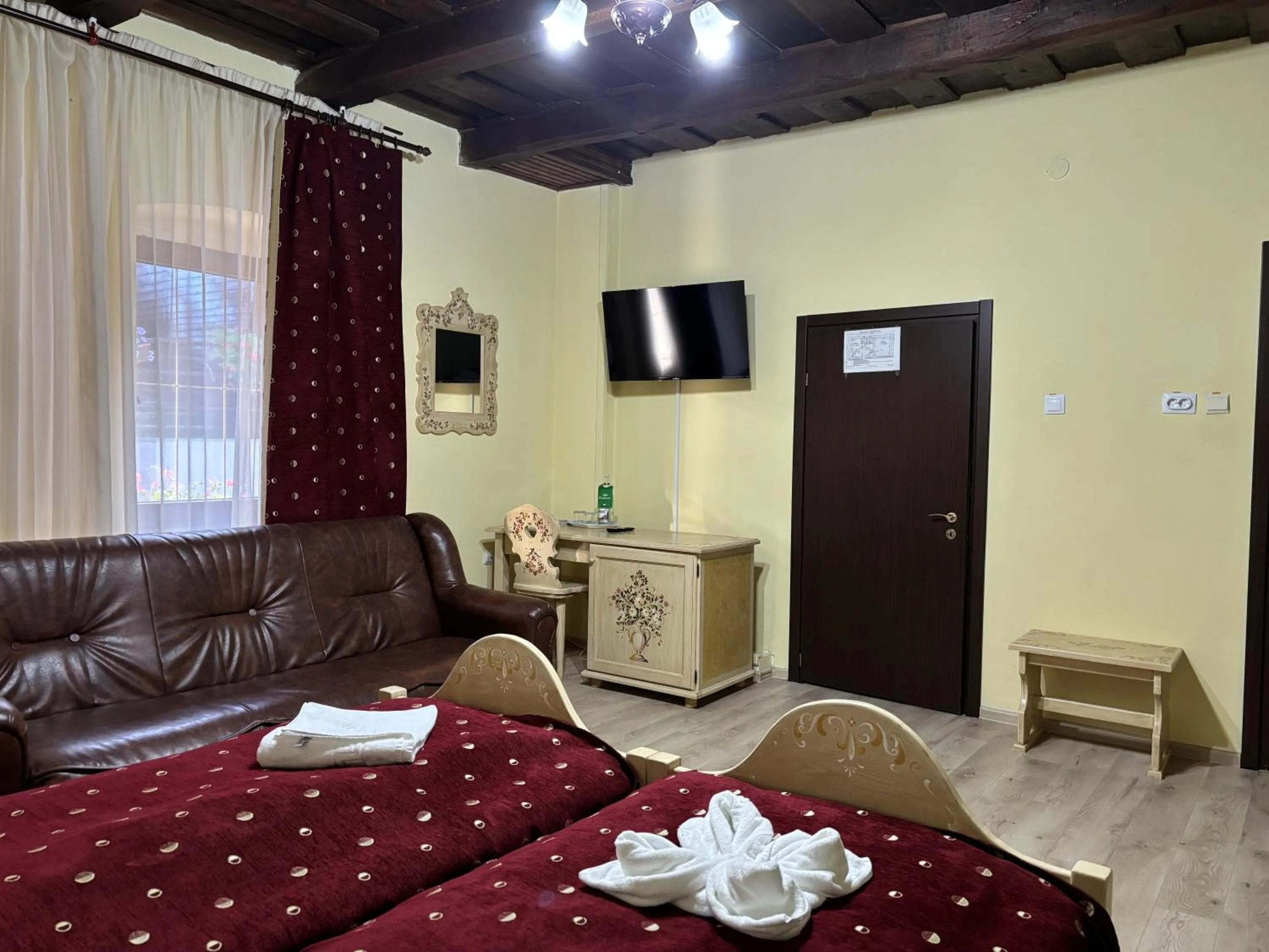 Photo of the whole room, Bed in Casa Bazna