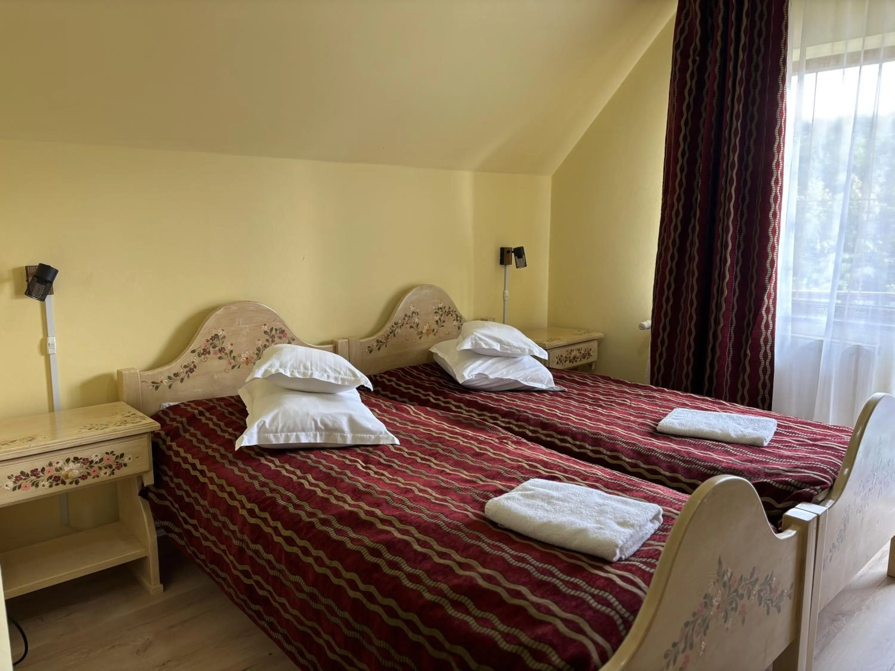 Photo of the whole room, Bed in Casa Bazna