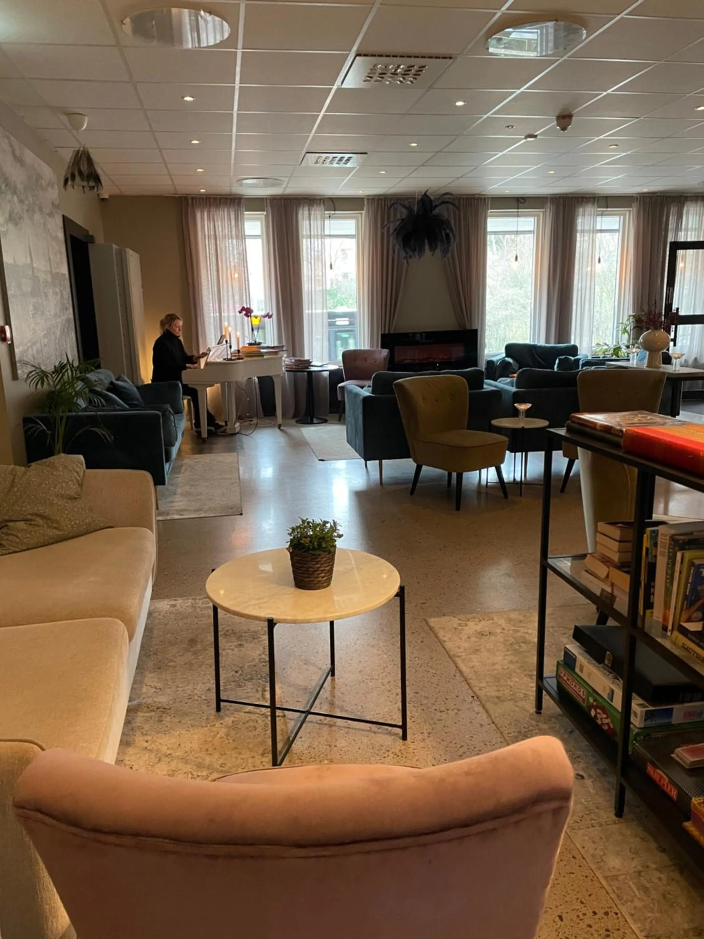 Seating area in Lidingö Arena Hotel