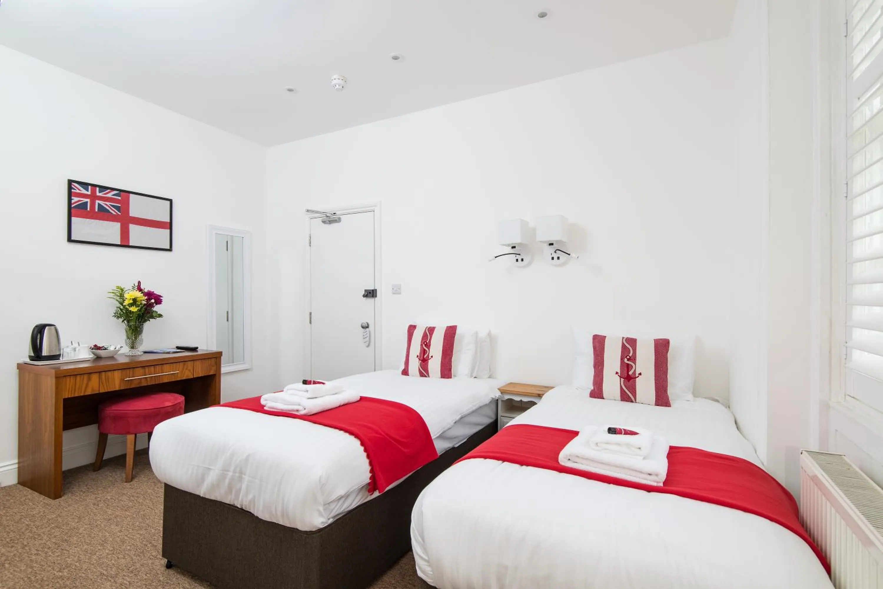 Bedroom, Bed in Hamptons Brighton