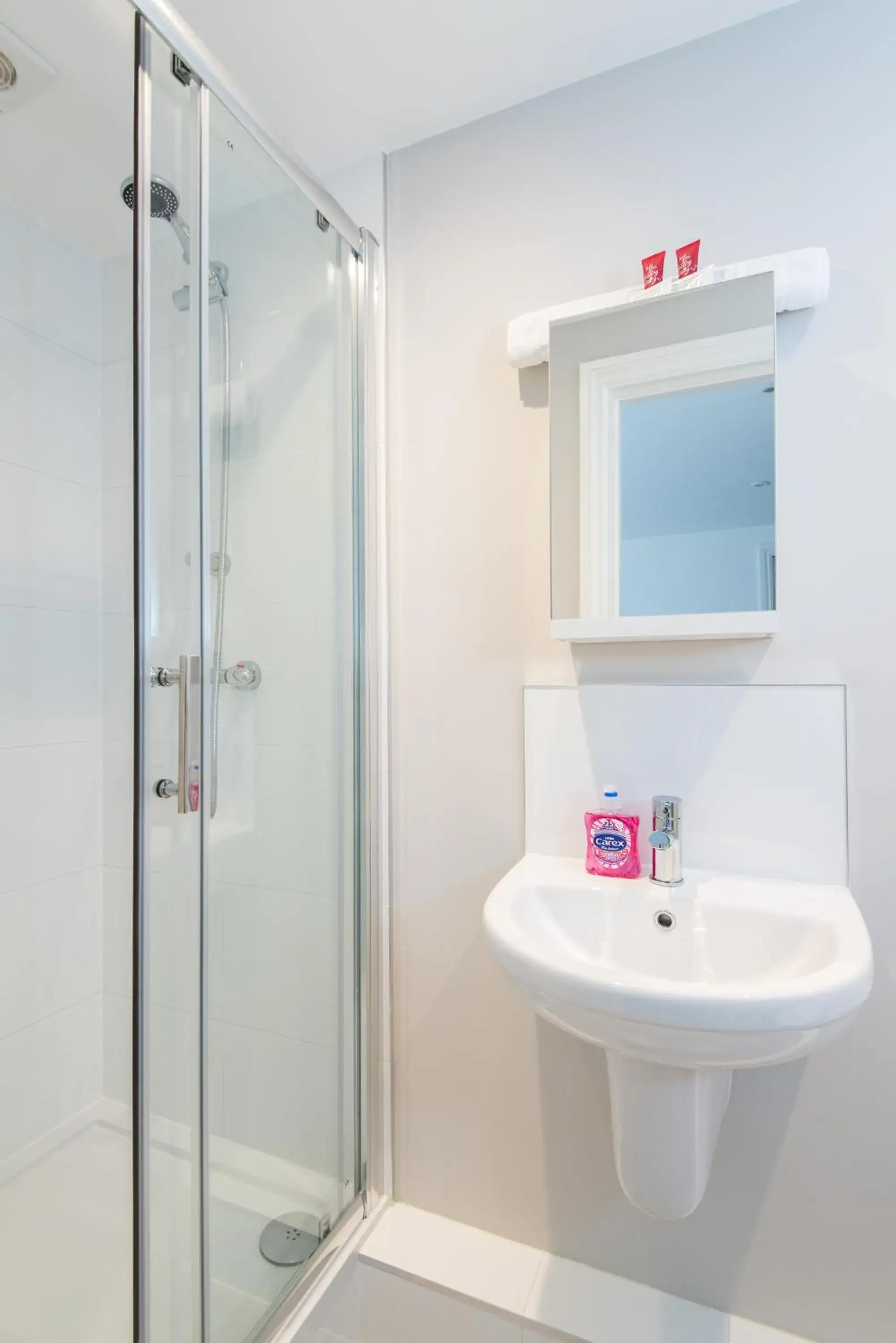 Single Room with Shower in Hamptons Brighton Single Room with Shower in Hamptons Brighton