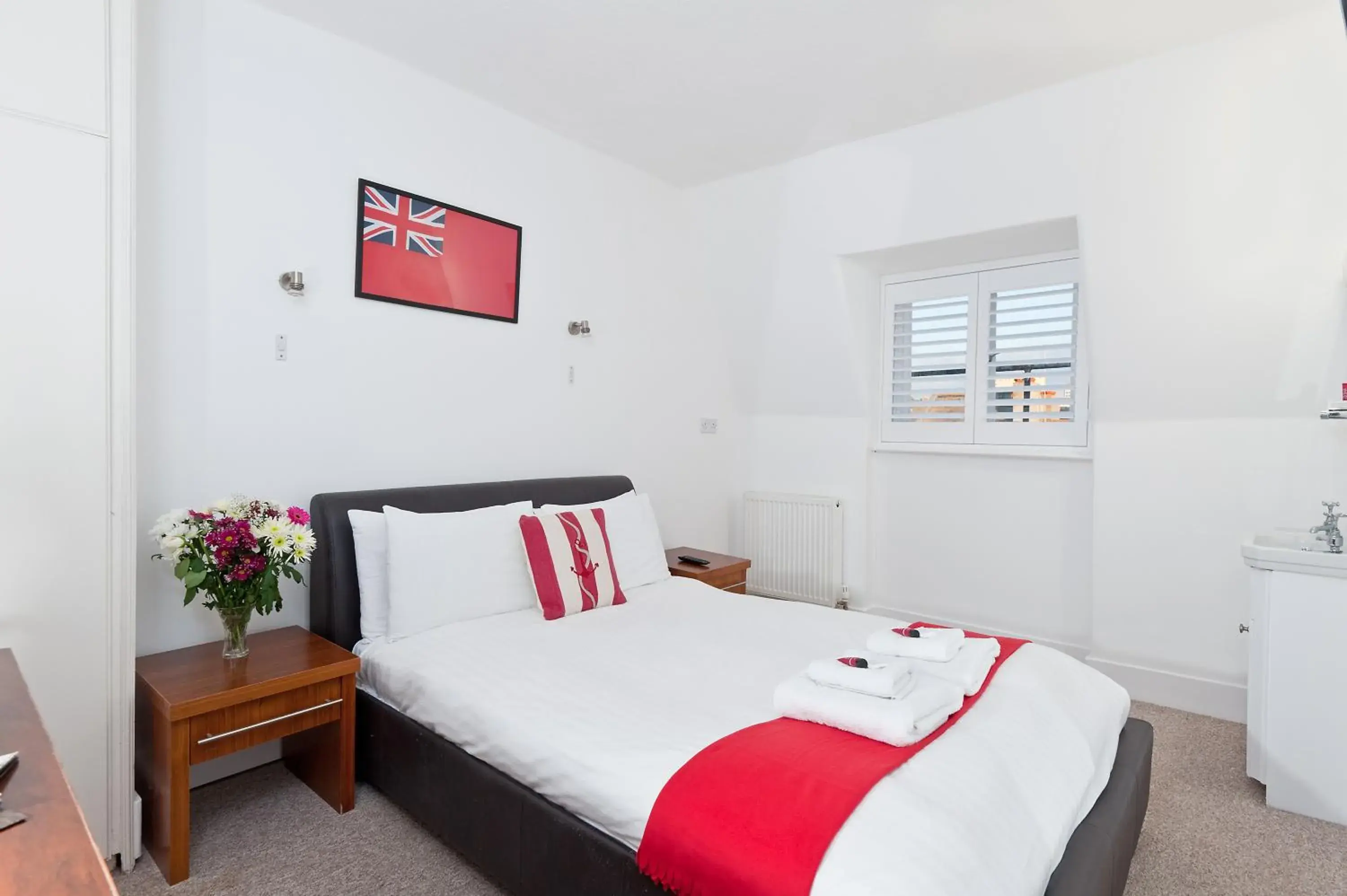 Attic Double Room with shared bathroom in Hamptons Brighton Attic Double Room with shared bathroom in Hamptons Brighton