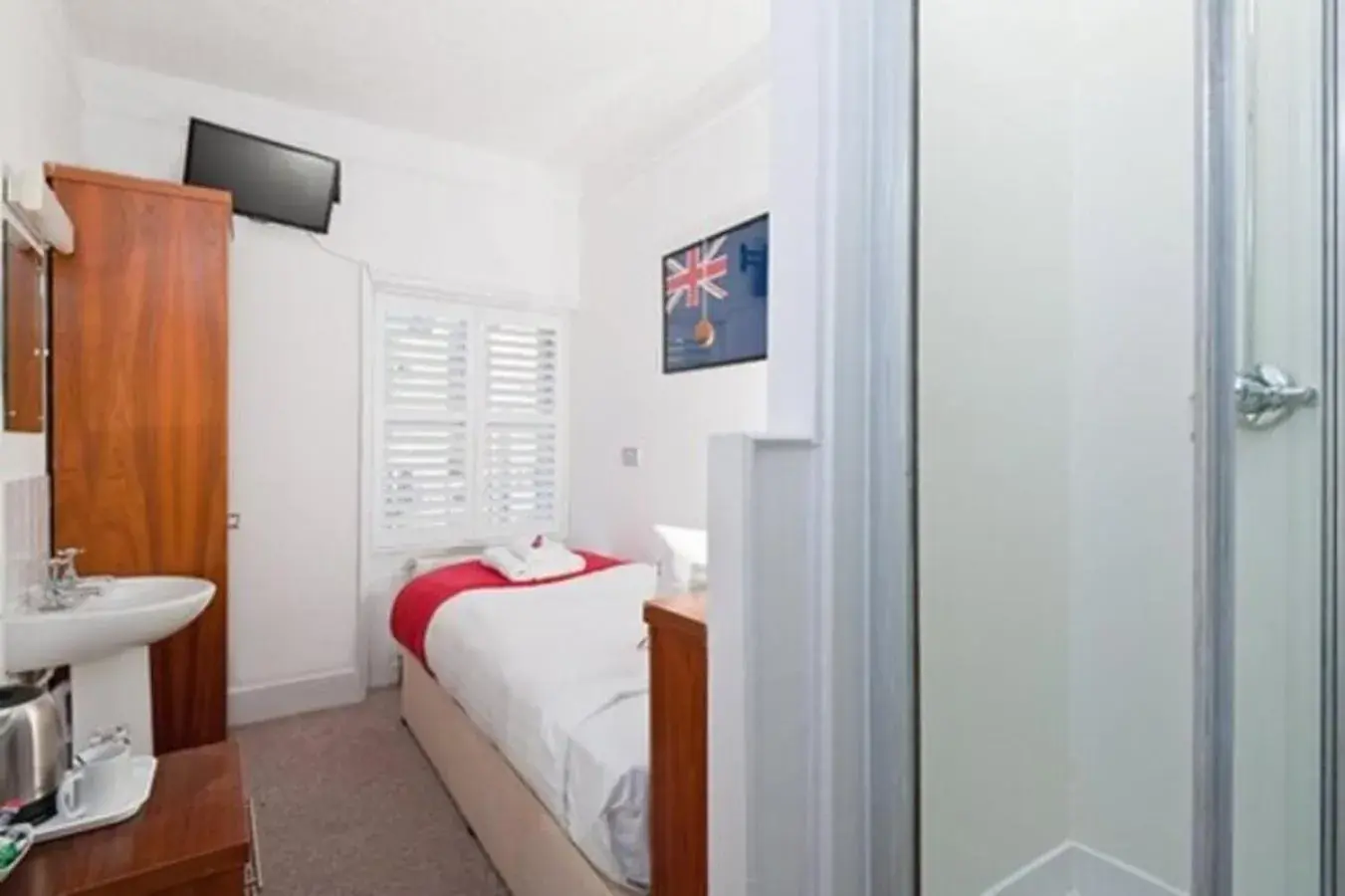 Single Room with Shower in Hamptons Brighton Single Room with Shower in Hamptons Brighton