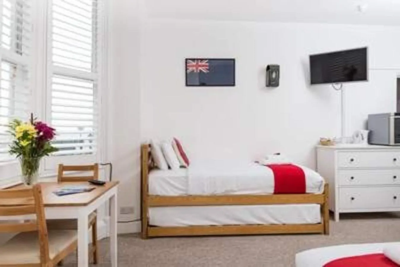 Bedroom, Bed in Hamptons Brighton