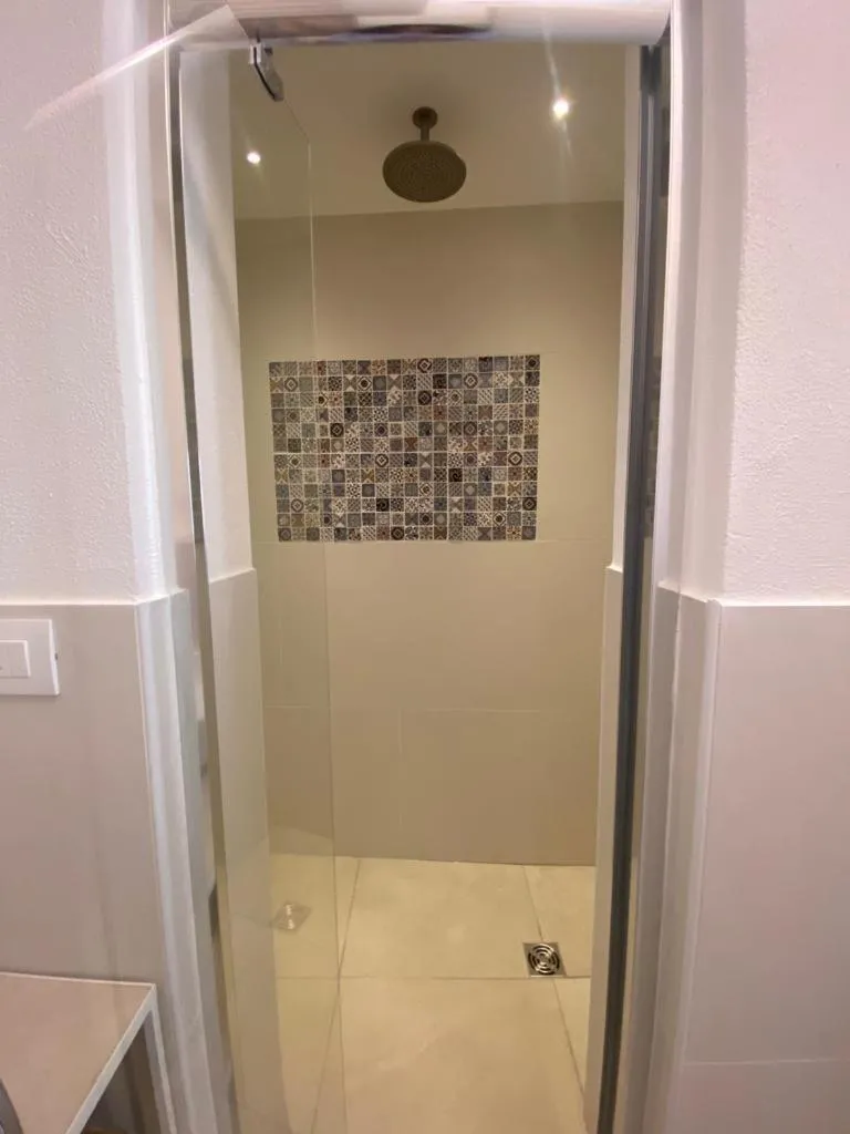Shower in Trame - La Naca sul Porto