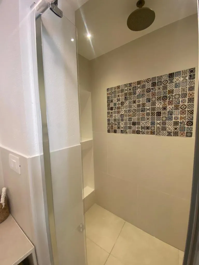 Shower in Trame - La Naca sul Porto