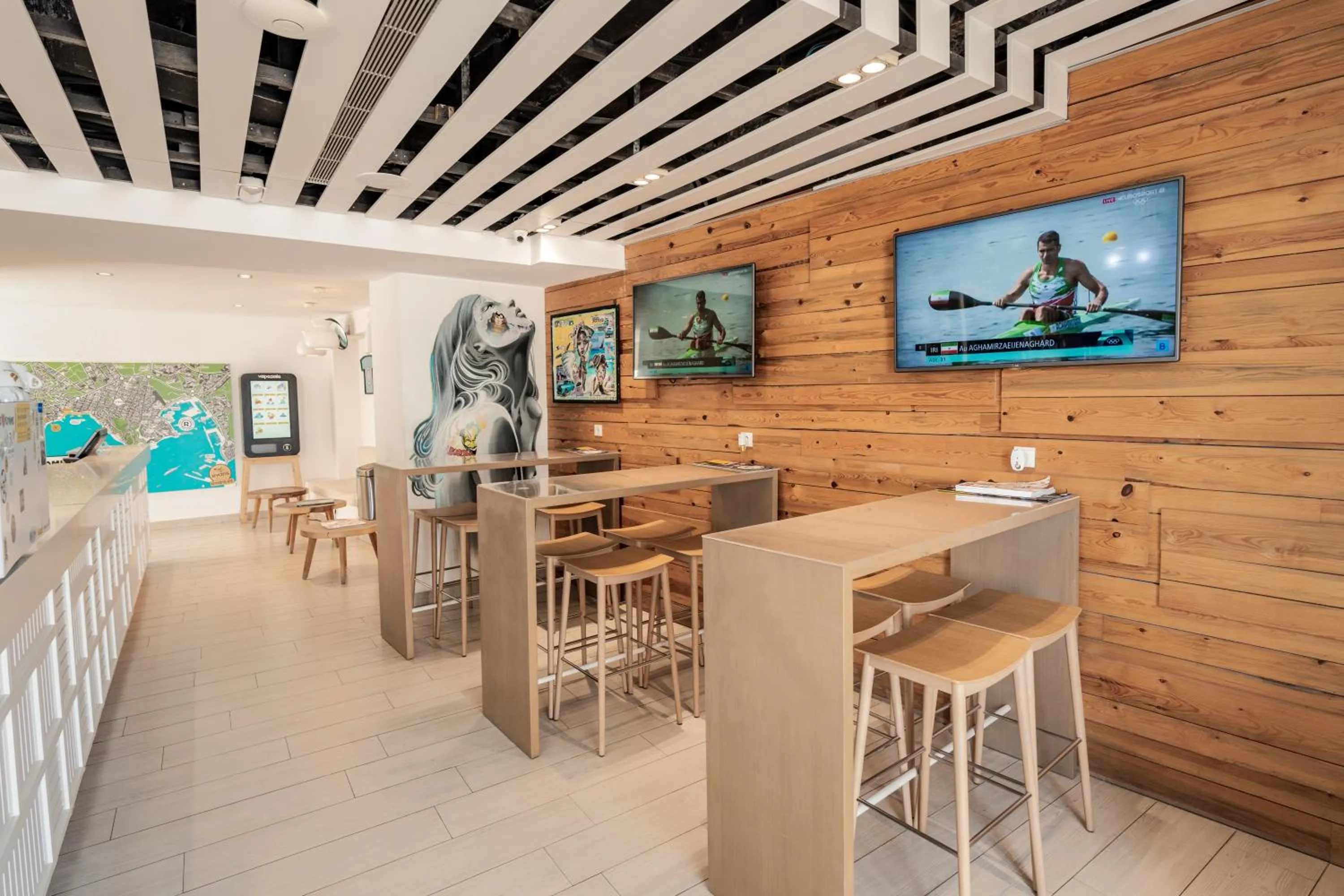 Restaurant/places to eat in Ryans La Marina