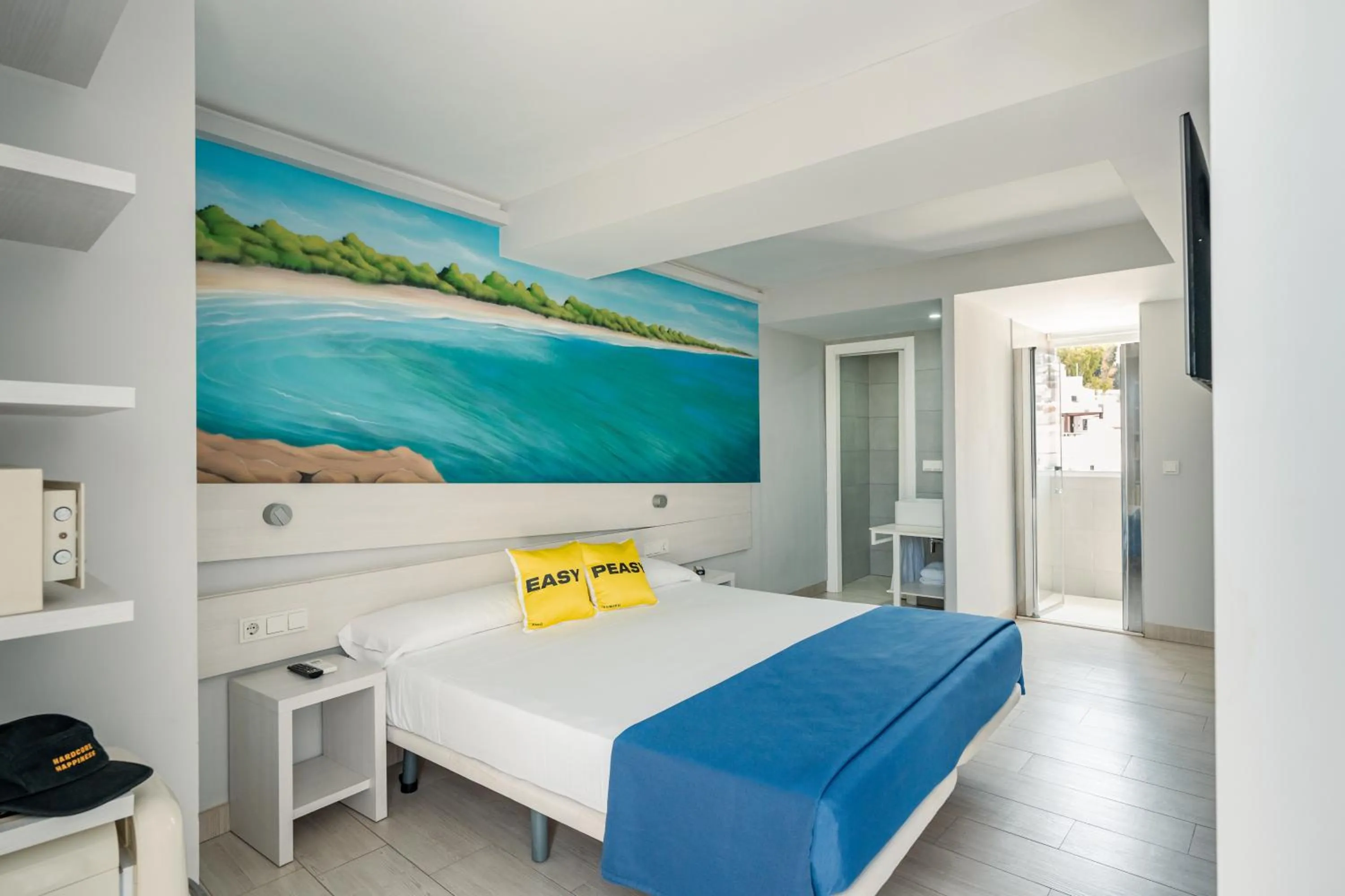 Bed in Ryans La Marina