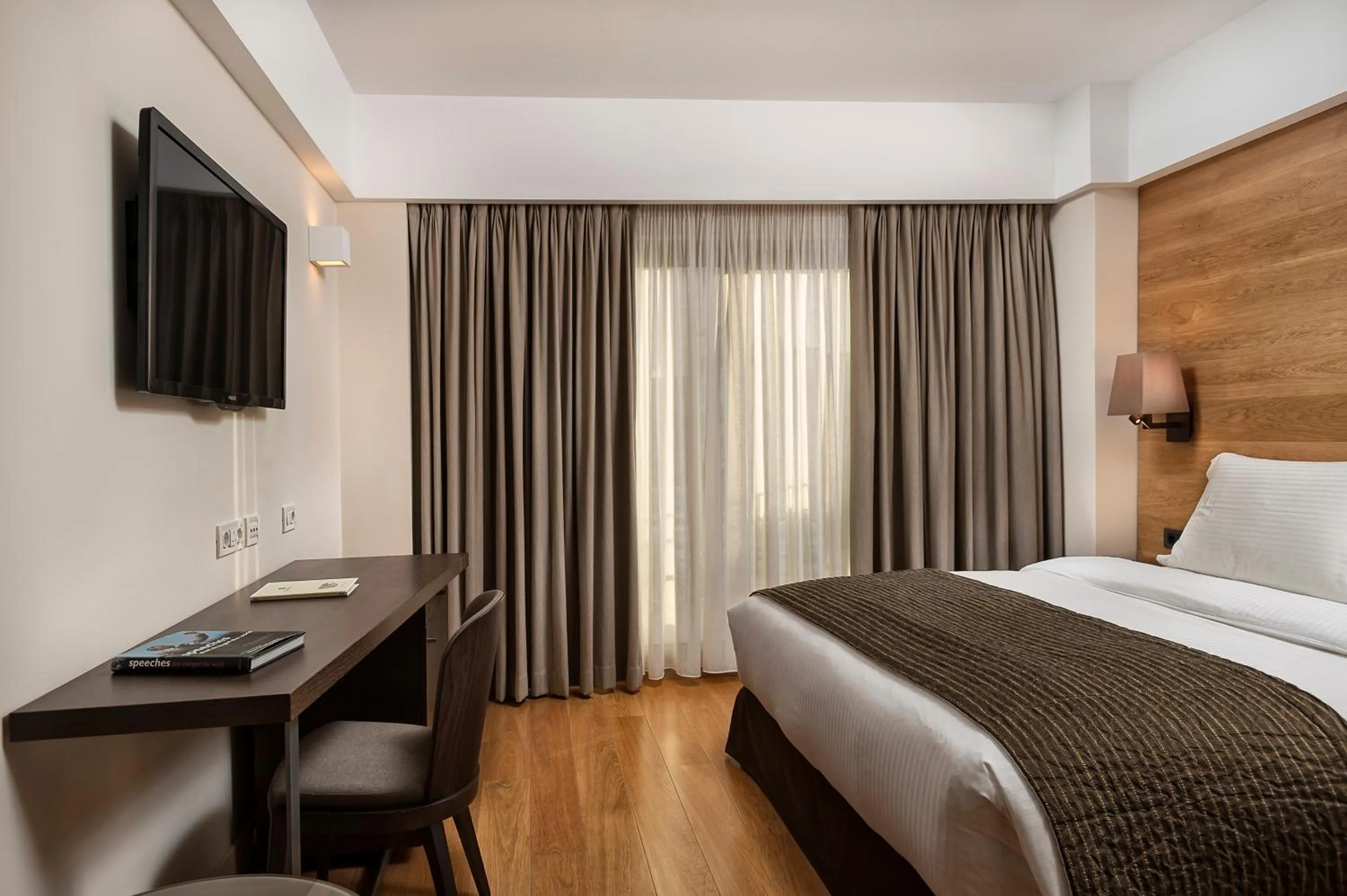 Photo of the whole room, Bed in Samaria Hotel