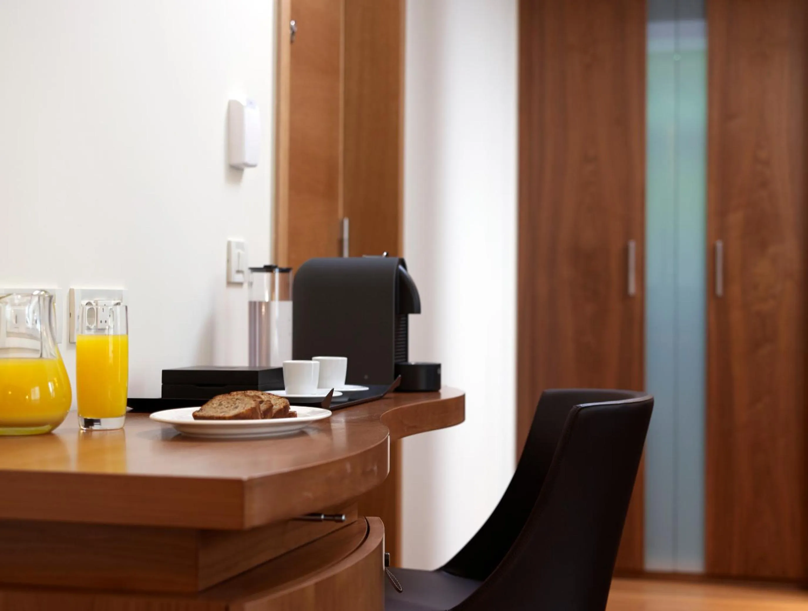 Seating area in Samaria Hotel