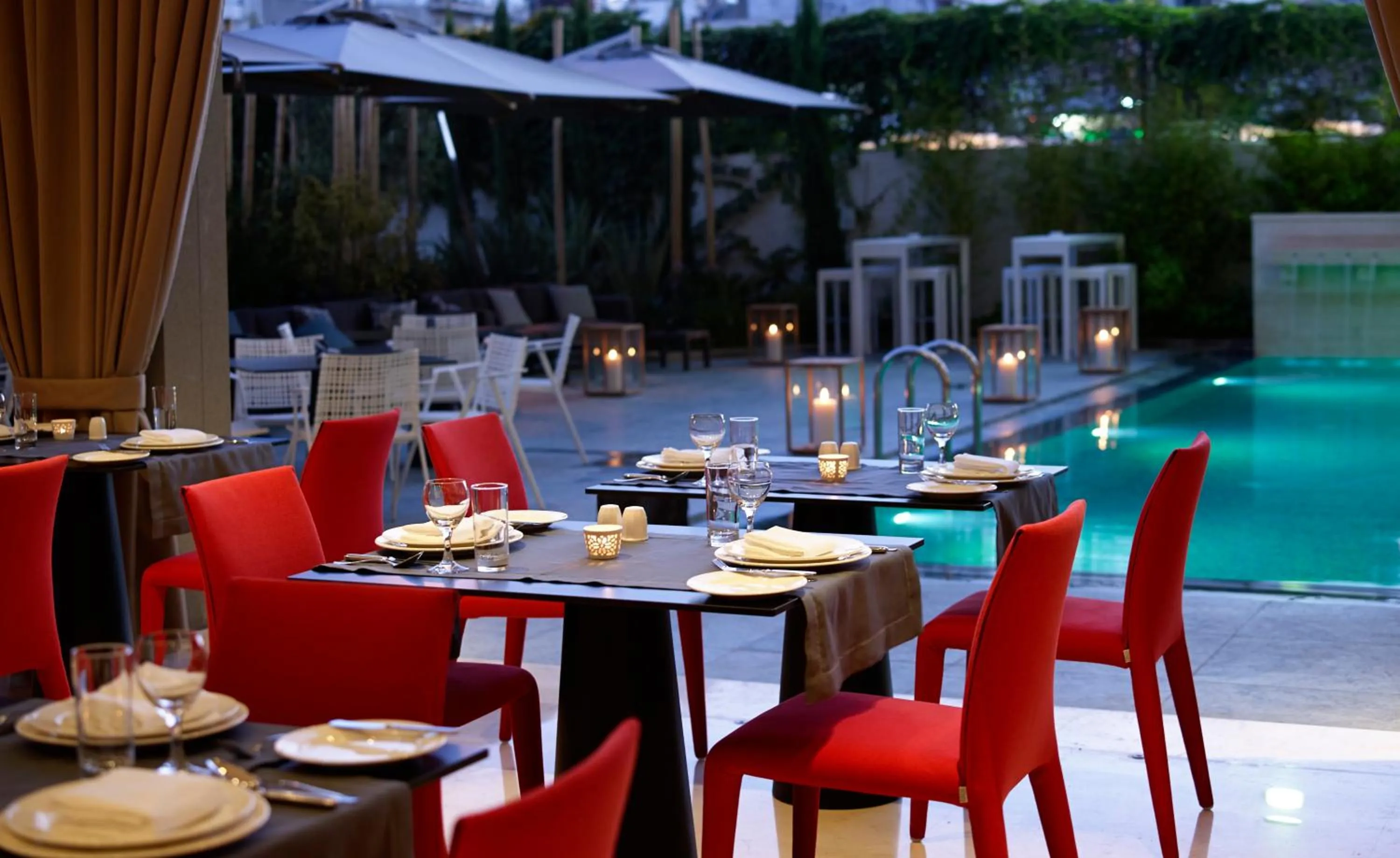 Restaurant/places to eat in Samaria Hotel