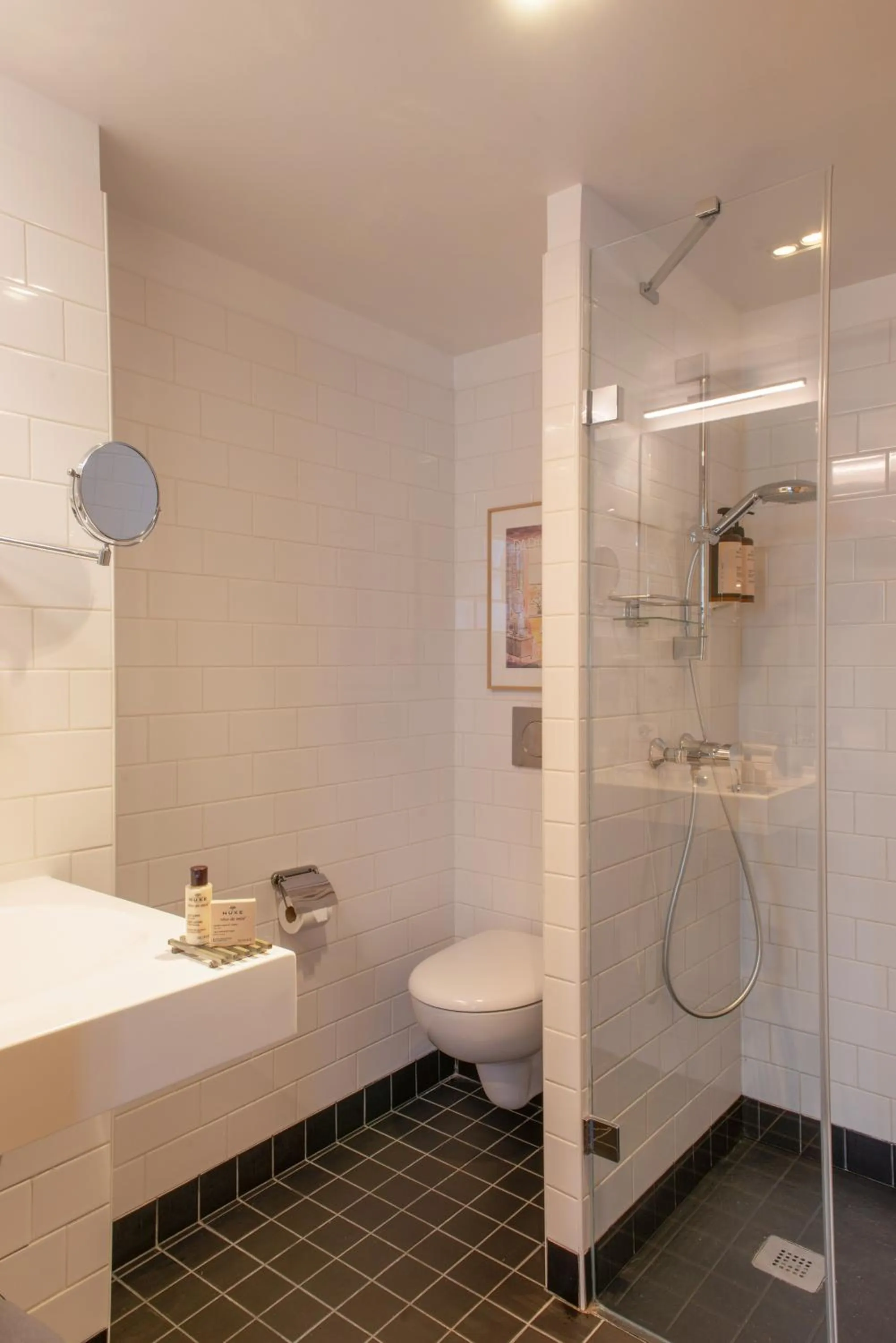 Bathroom in Hôtel Helzear Etoile