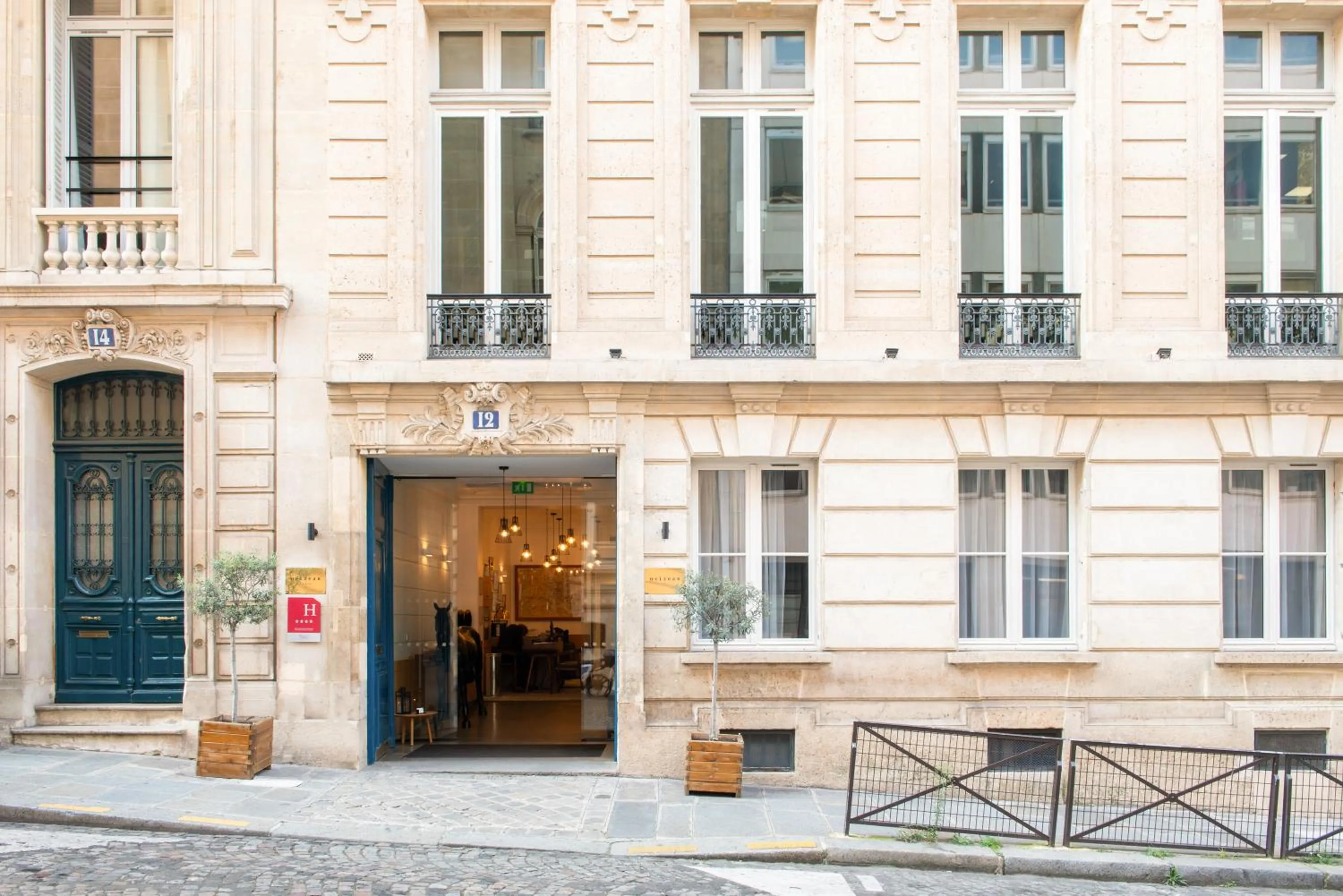 Facade/entrance in Hôtel Helzear Etoile
