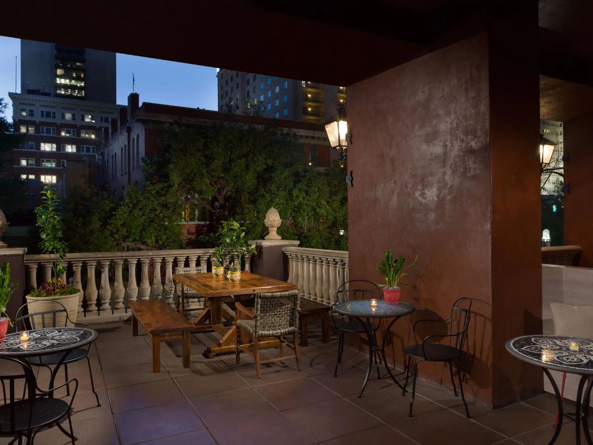 Patio in Hotel Valencia Riverwalk