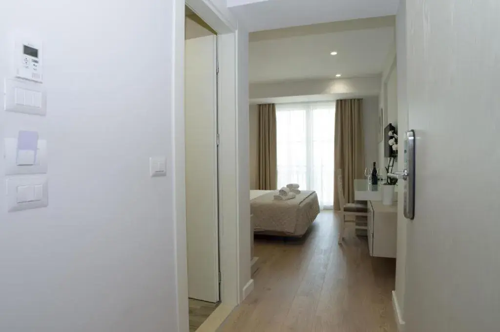 Deluxe Double Room with Sea View in Hotel Vila Kalcuni Sarande Deluxe Double Room with Sea View in Hotel Vila Kalcuni Sarande