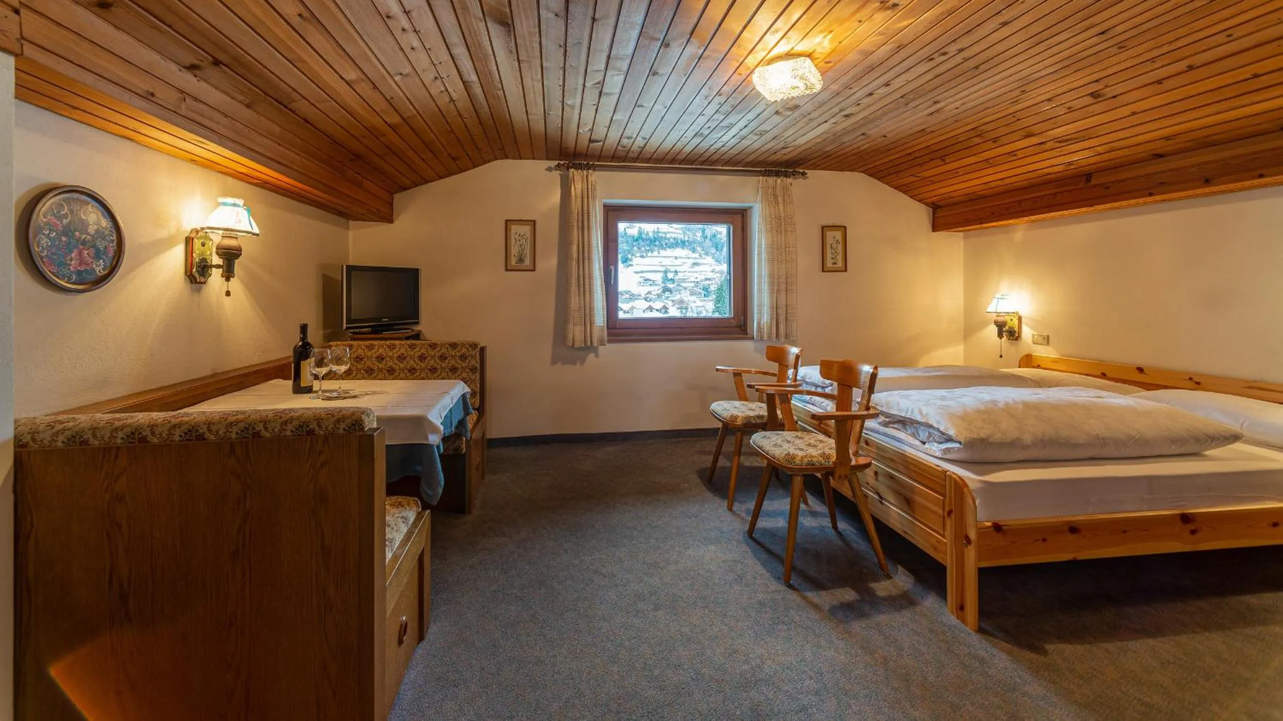 Photo of the whole room, Bed in Residence Soratru