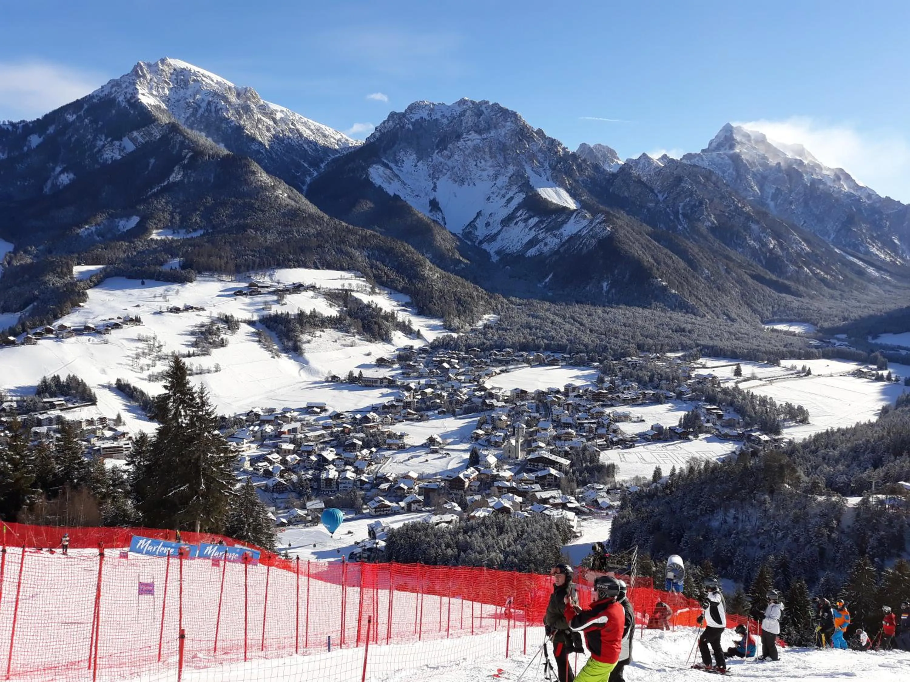 Skiing in Residence Soratru