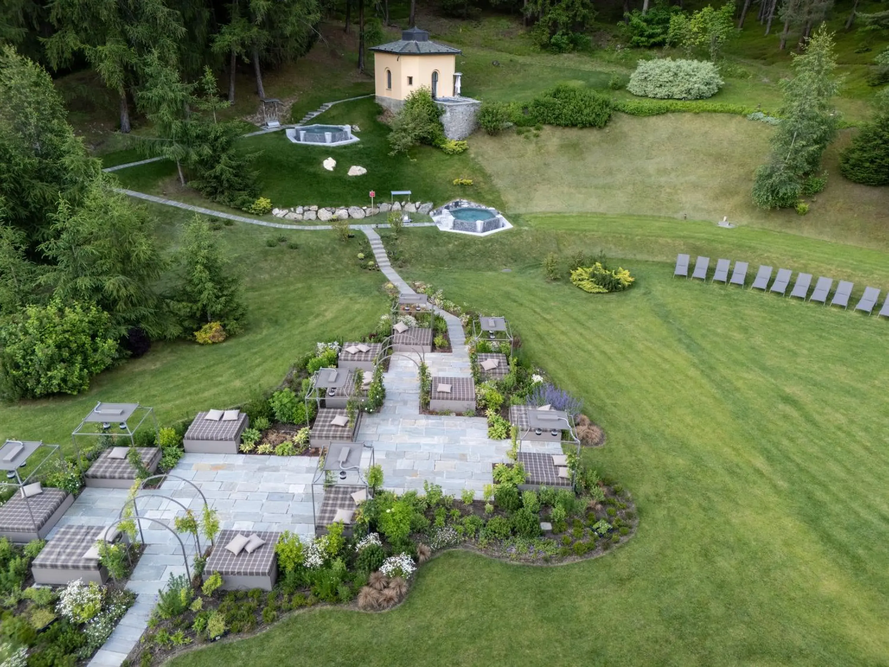 Property building in QC Grand Hotel Bagni Nuovi Property building in QC Grand Hotel Bagni Nuovi