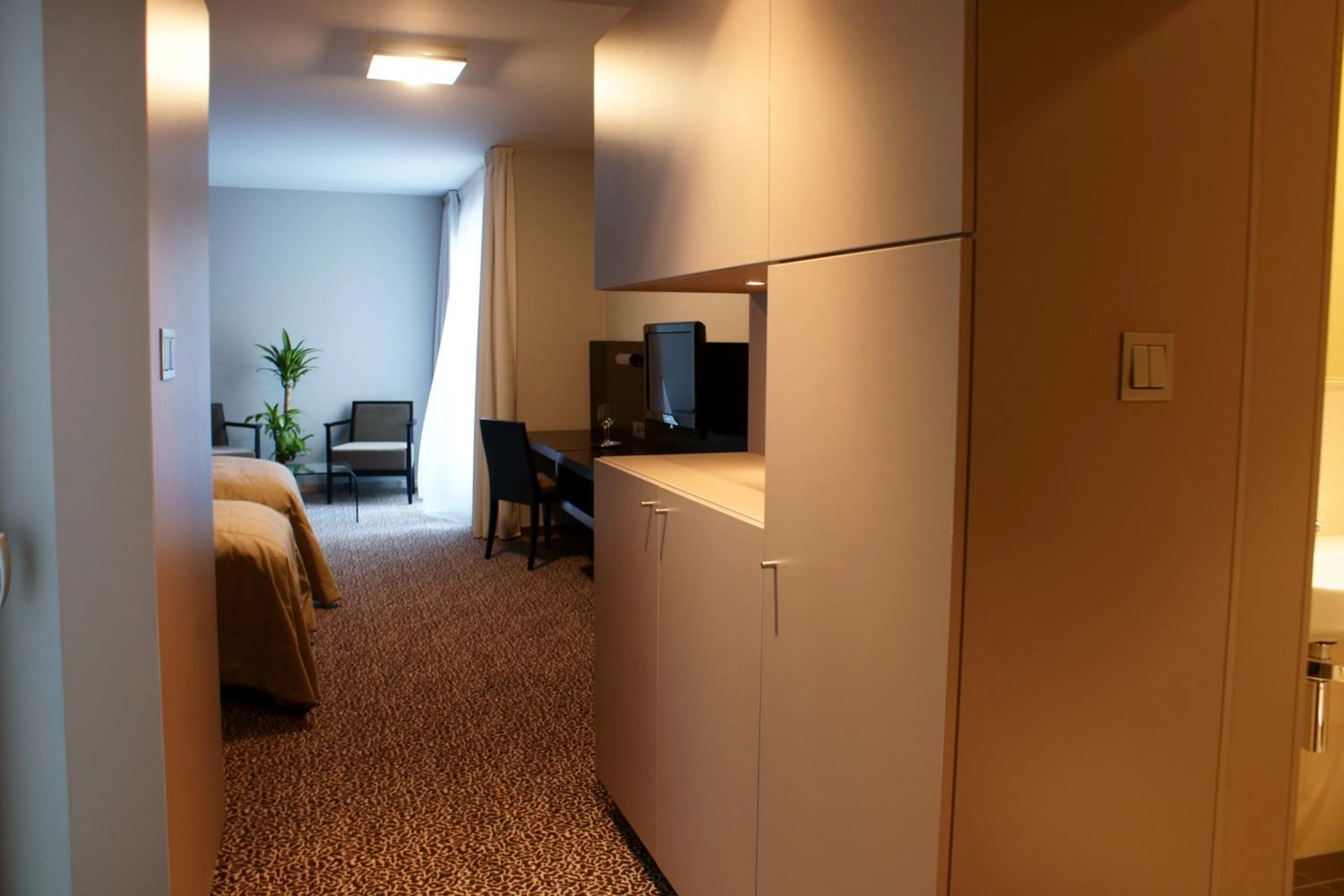 Photo of the whole room, Bed in Hotel Avance