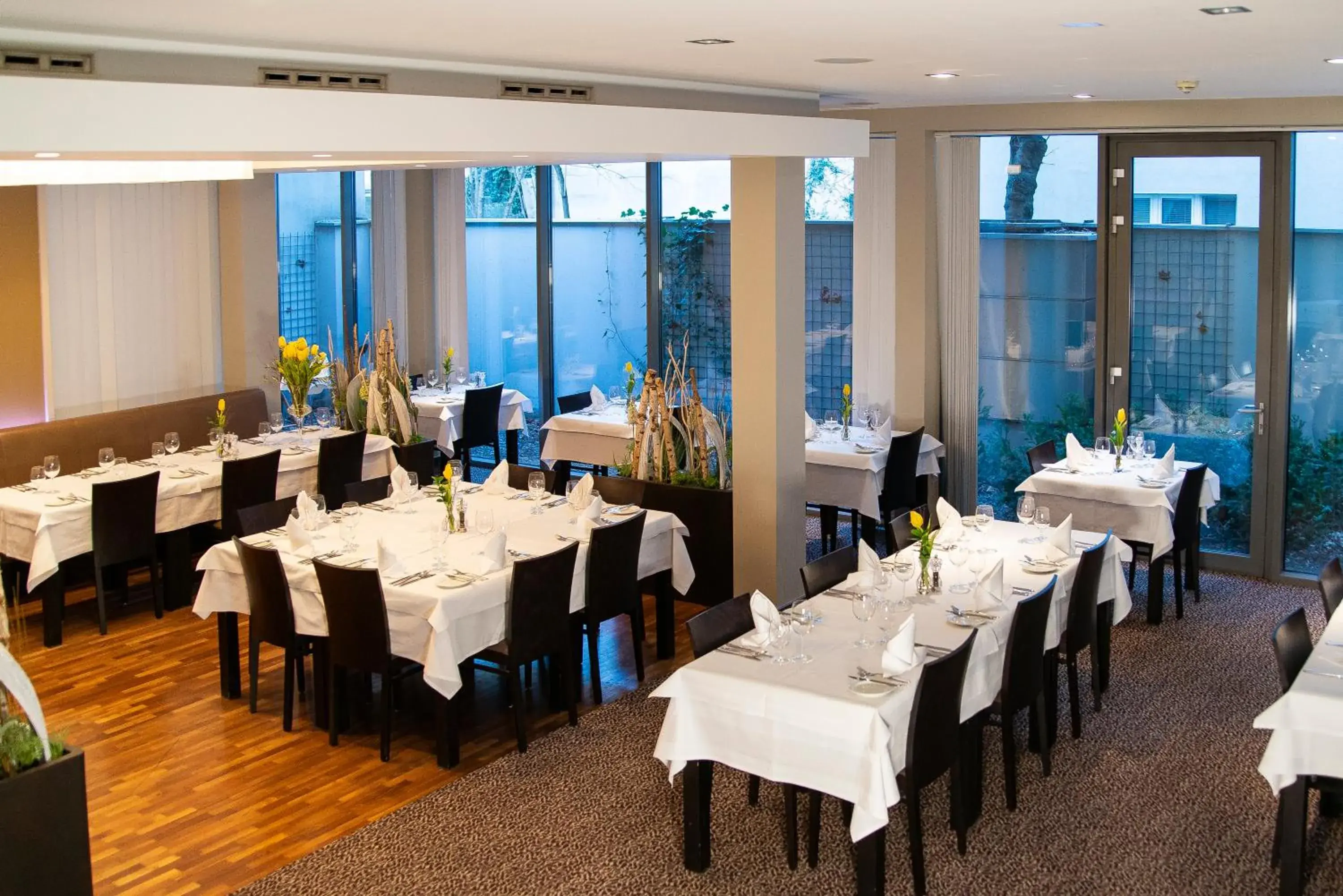 Restaurant/places to eat in Hotel Avance Restaurant/places to eat in Hotel Avance