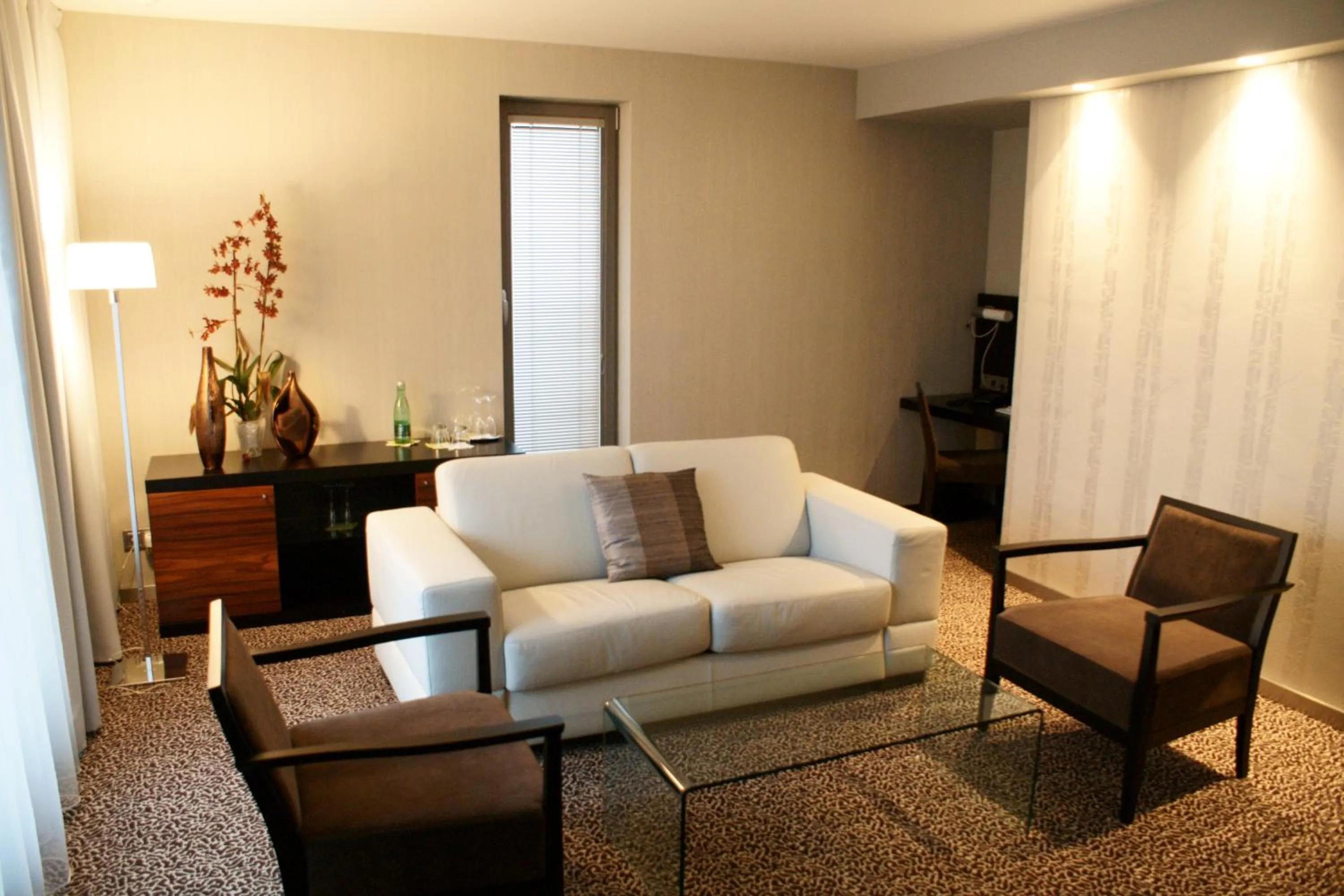 Photo of the whole room in Hotel Avance