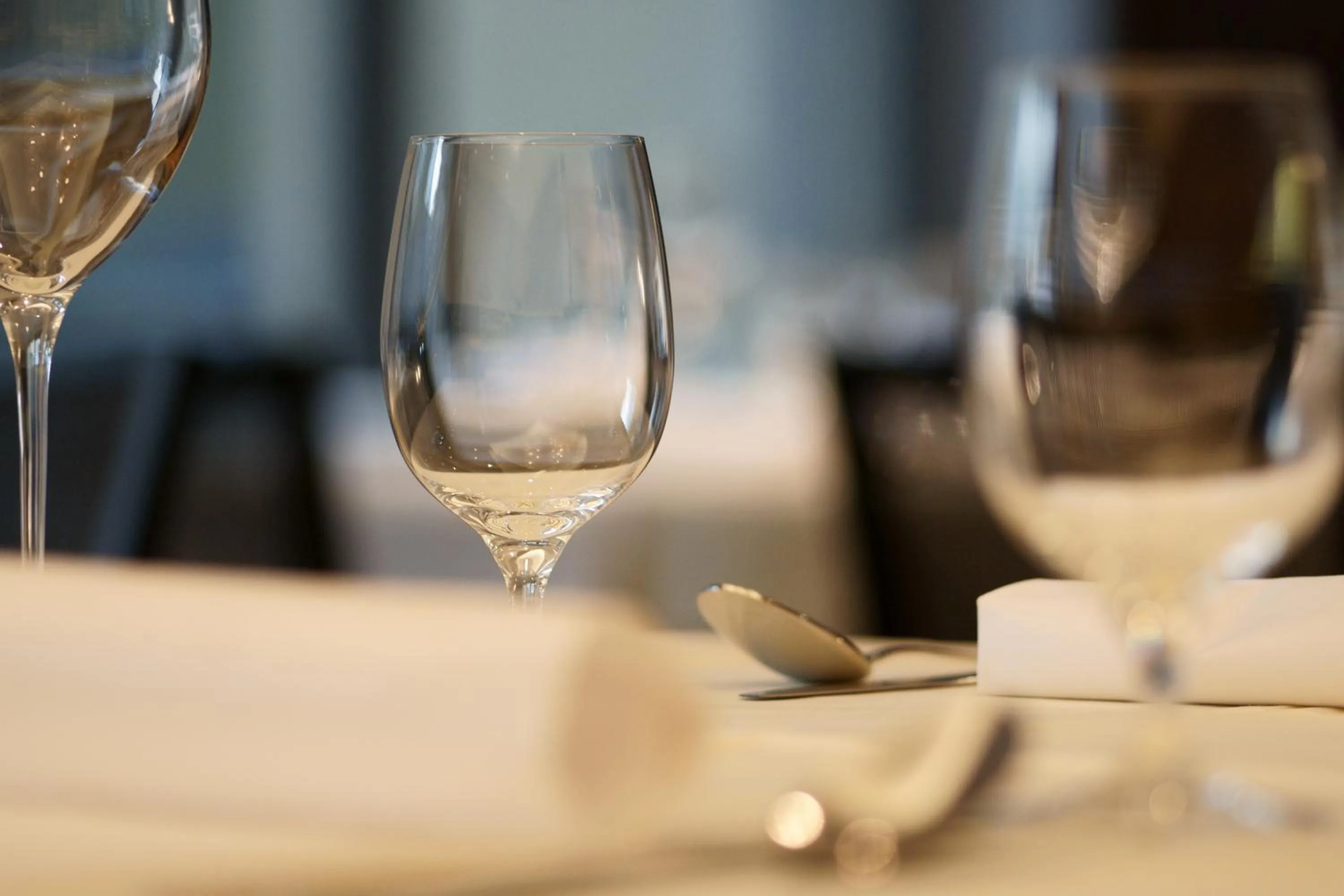 Restaurant/places to eat in Hotel Avance