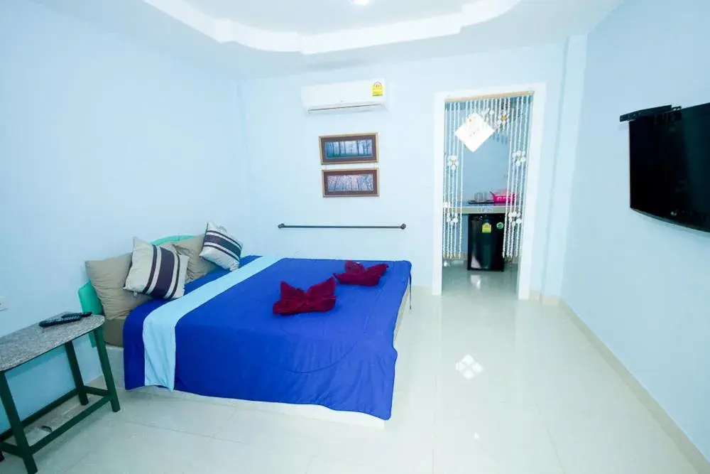 Photo of the whole room, Bed in HappyLove1 Photo of the whole room, Bed in HappyLove1