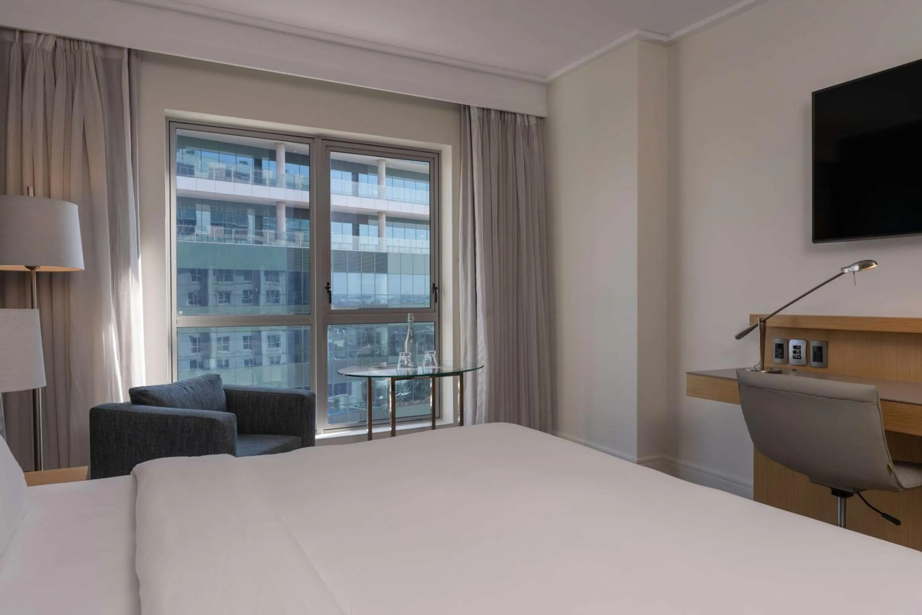 Bedroom, Bed in Radisson Blu Gautrain Hotel, Sandton Johannesburg