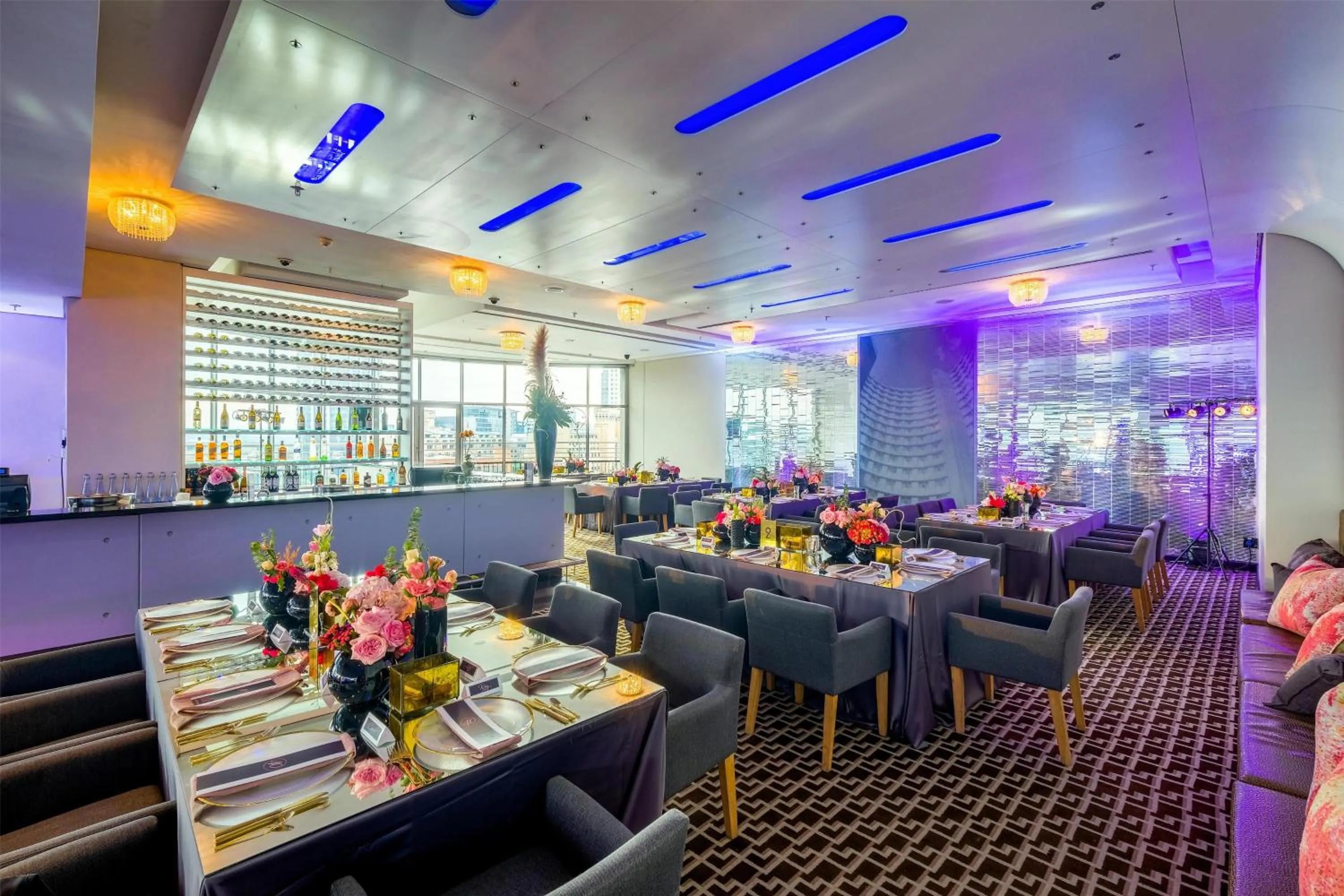 Lounge or bar in Radisson Blu Gautrain Hotel, Sandton Johannesburg