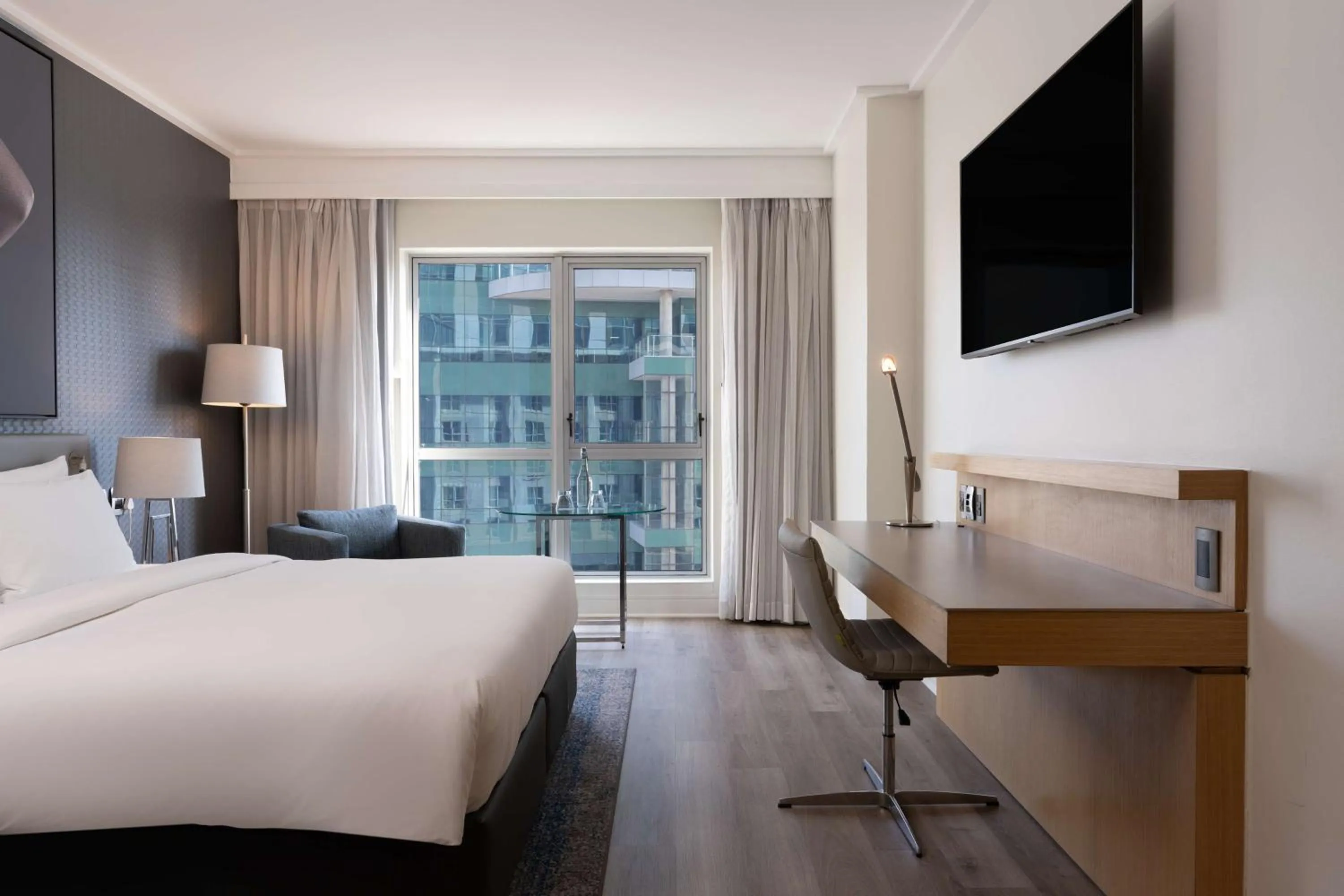 Bedroom, Bed in Radisson Blu Gautrain Hotel, Sandton Johannesburg