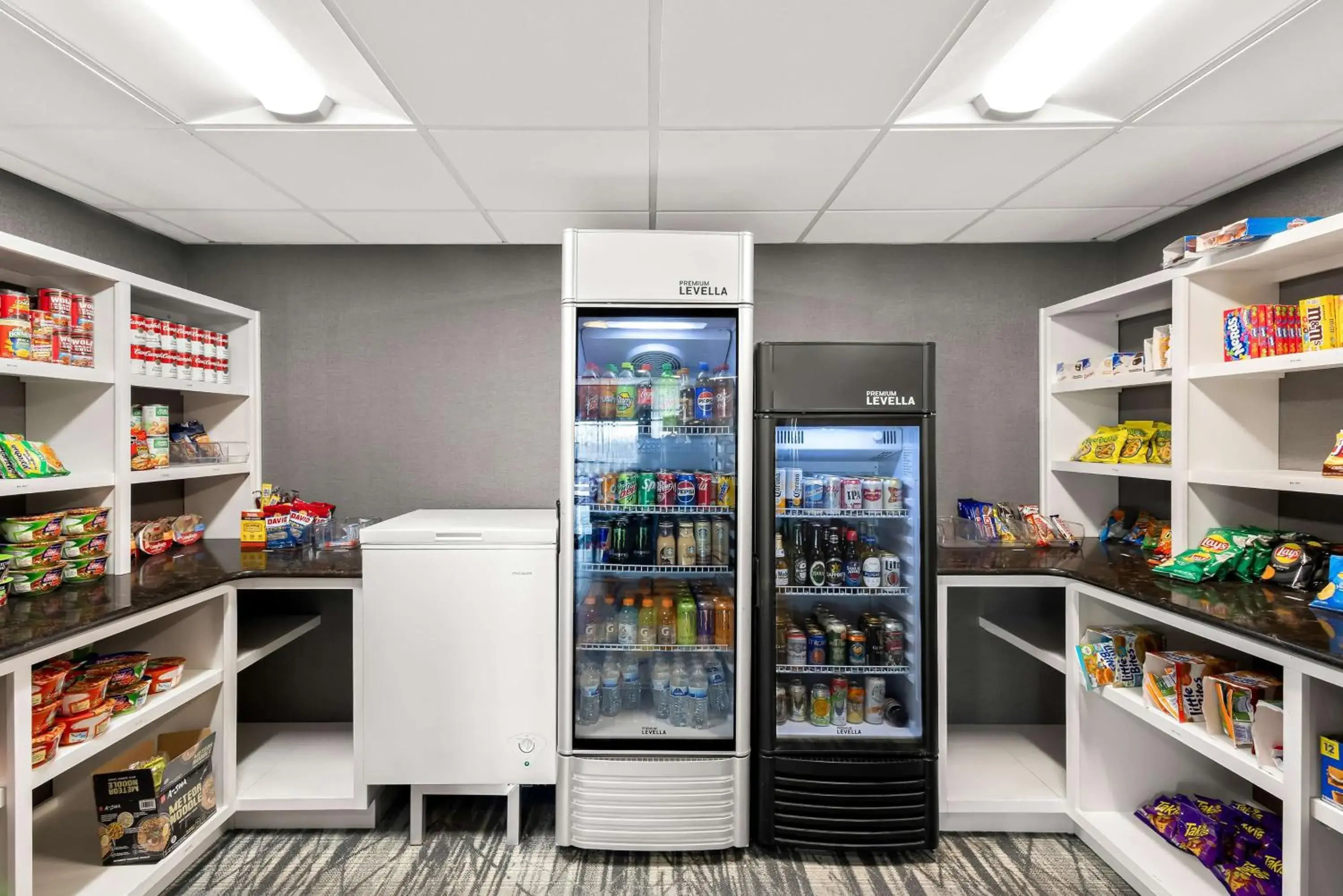 Property building in Best Western Luxbury Inn Fort Wayne Property building in Best Western Luxbury Inn Fort Wayne