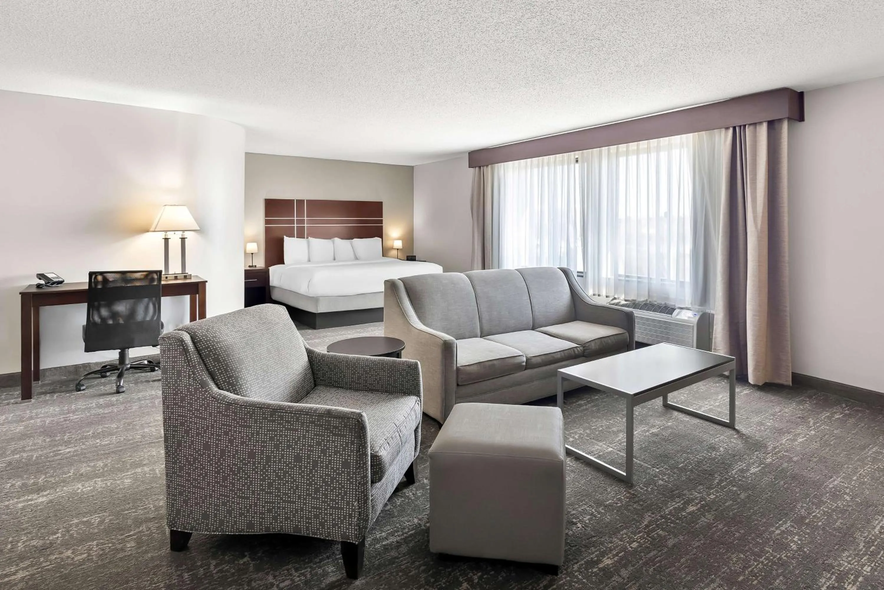 Photo of the whole room in Best Western Luxbury Inn Fort Wayne