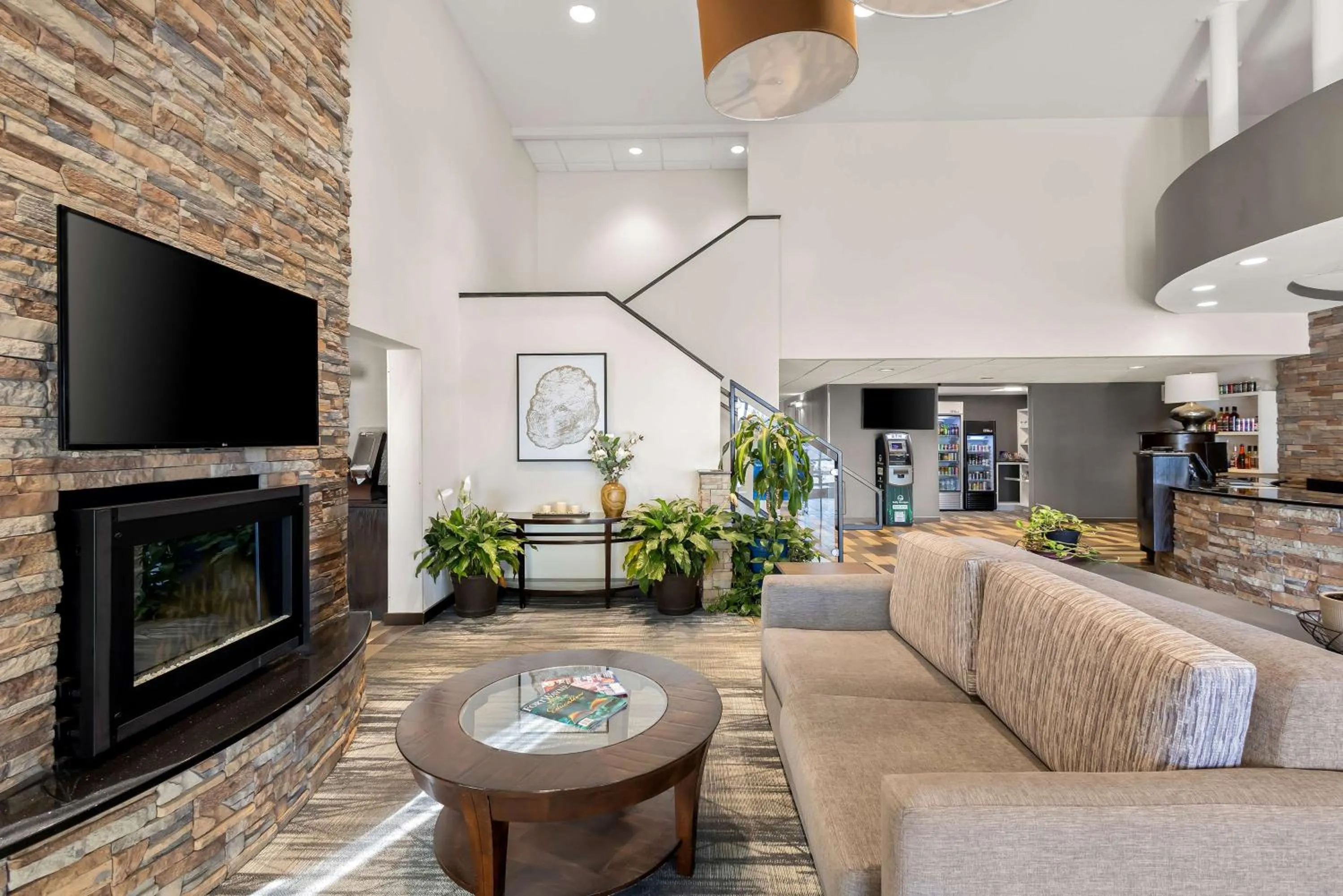 Lobby or reception in Best Western Luxbury Inn Fort Wayne