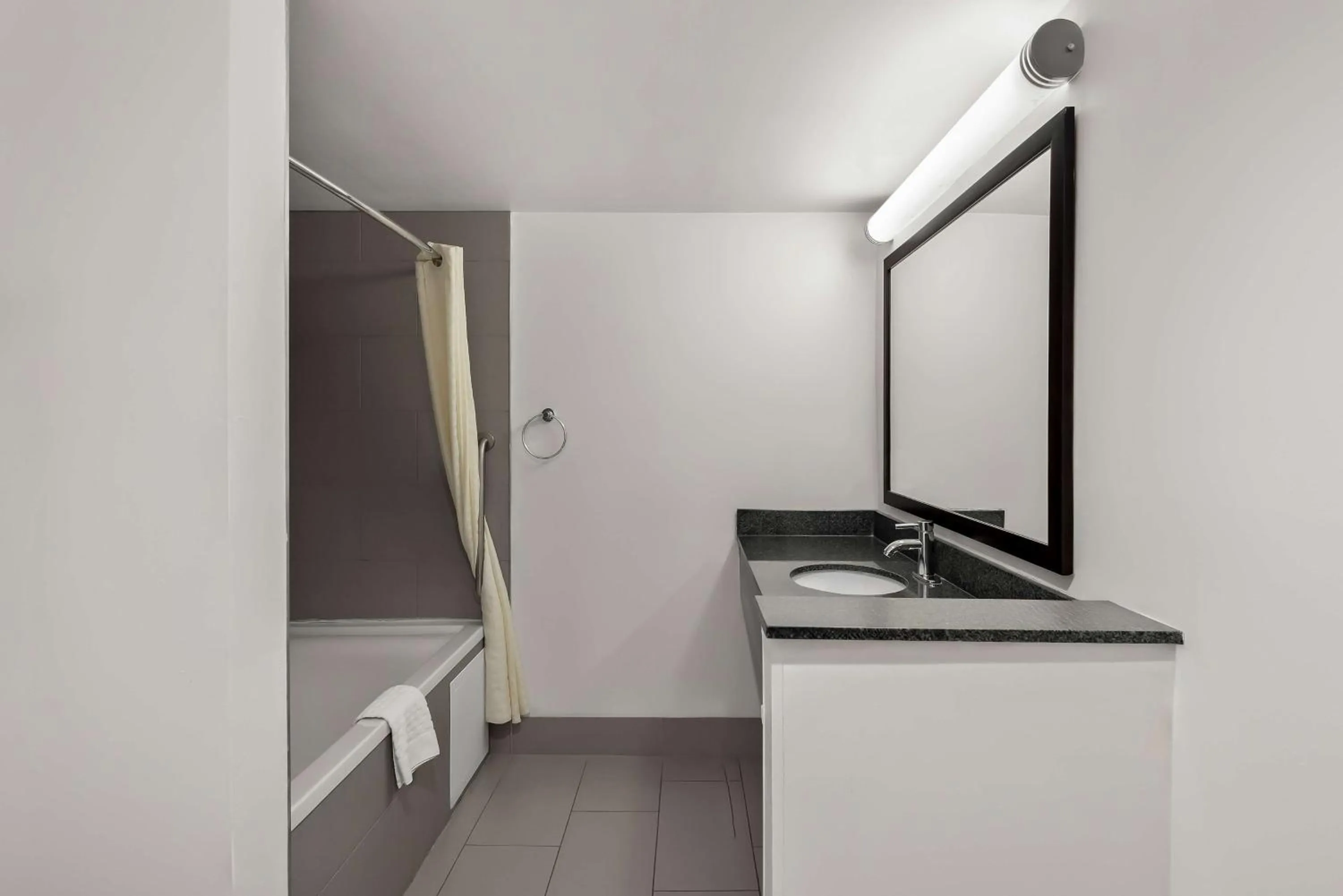 Bathroom in Best Western Luxbury Inn Fort Wayne