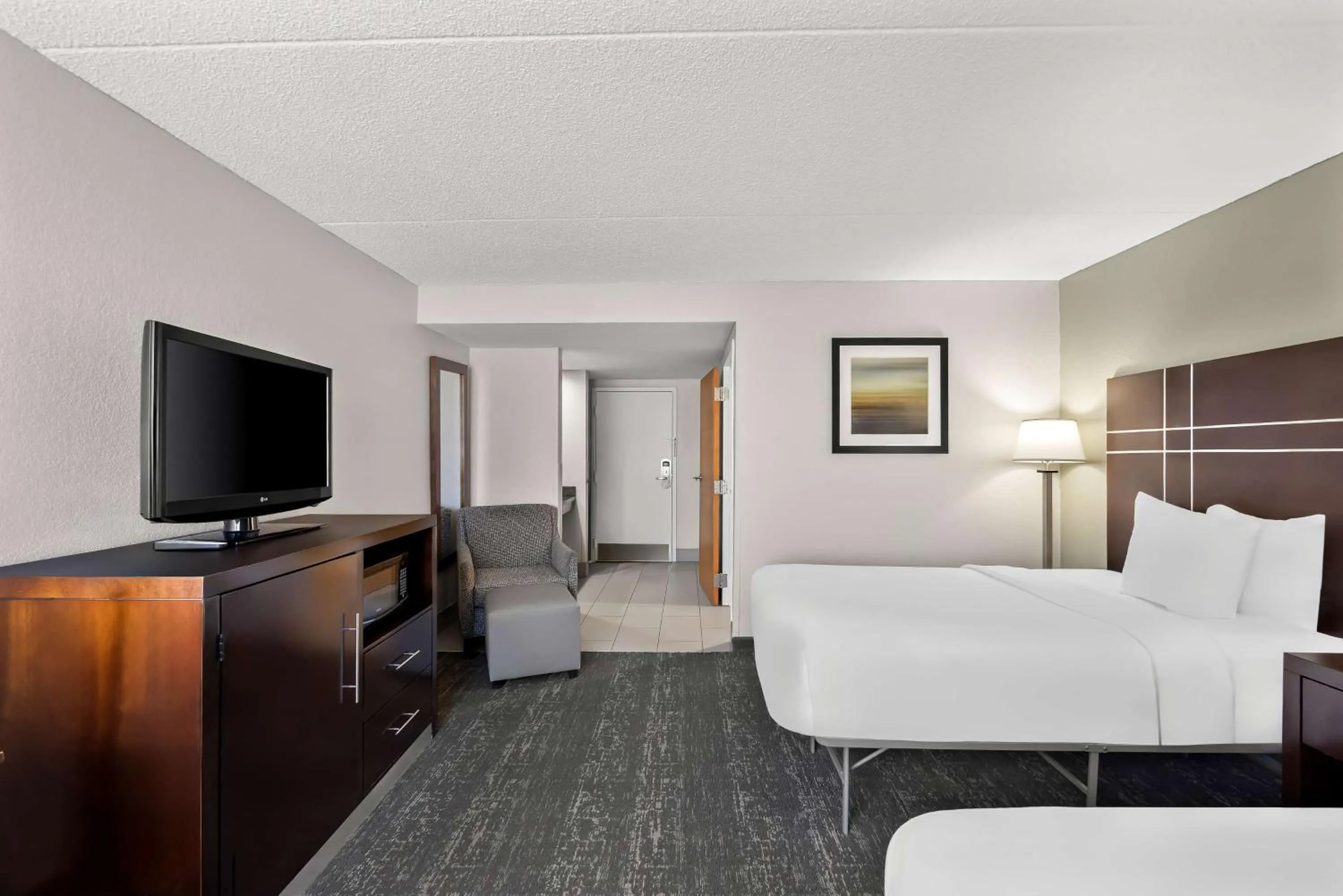 Bedroom, Bed in Best Western Luxbury Inn Fort Wayne