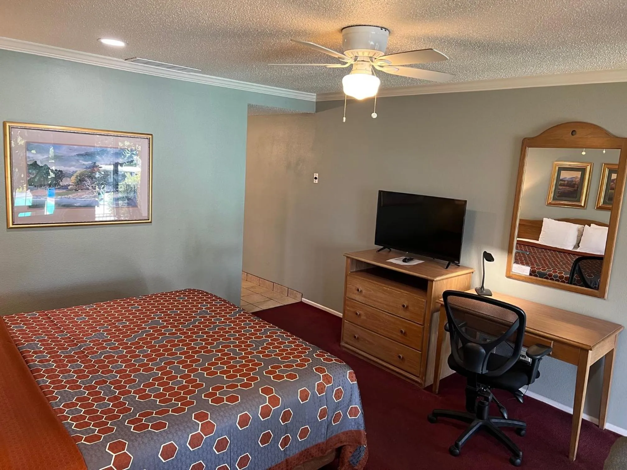 hair dresser, Bed in Lamp Liter Inn